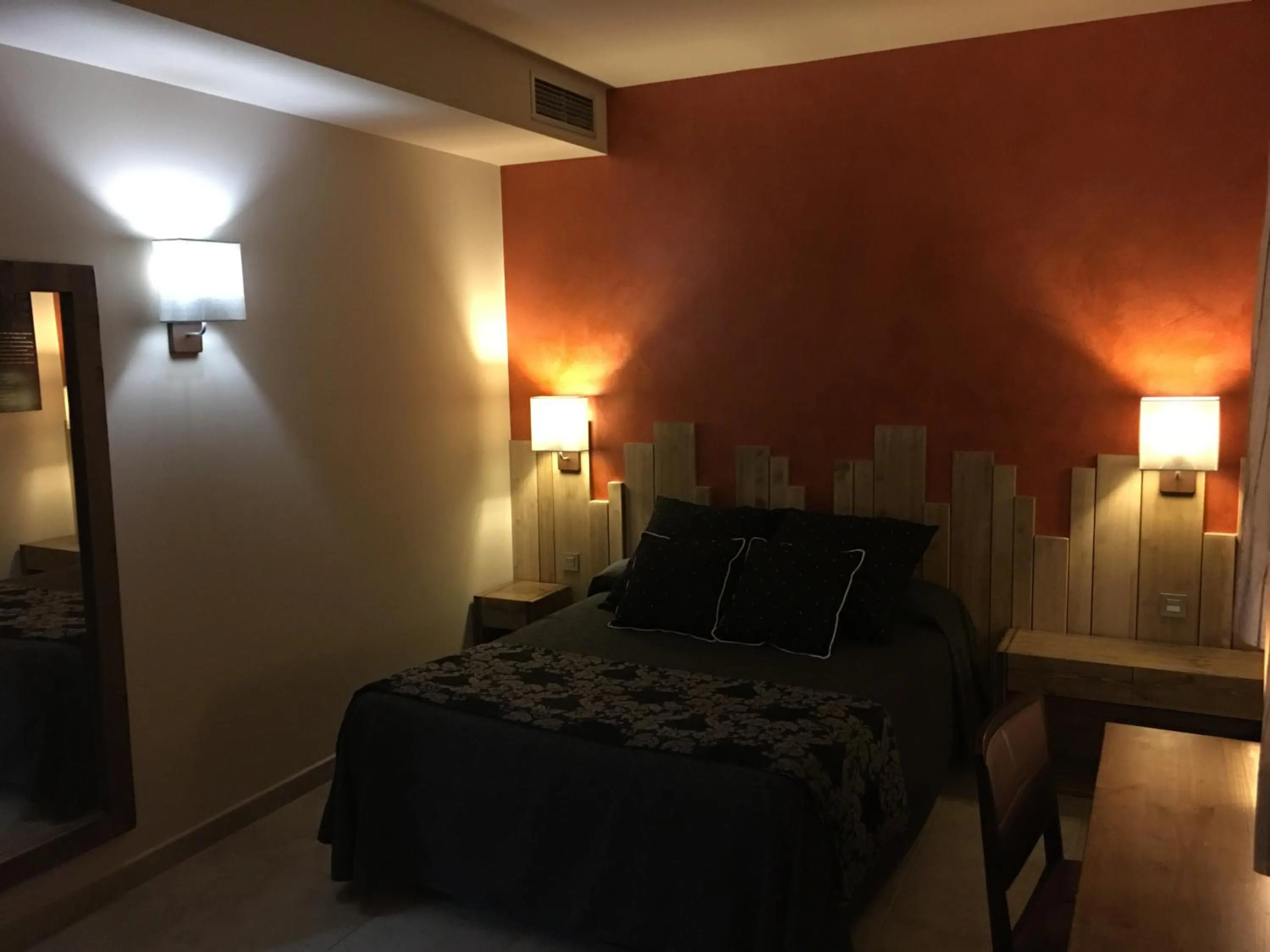 Decorative detail, Bed in Santa Bárbara