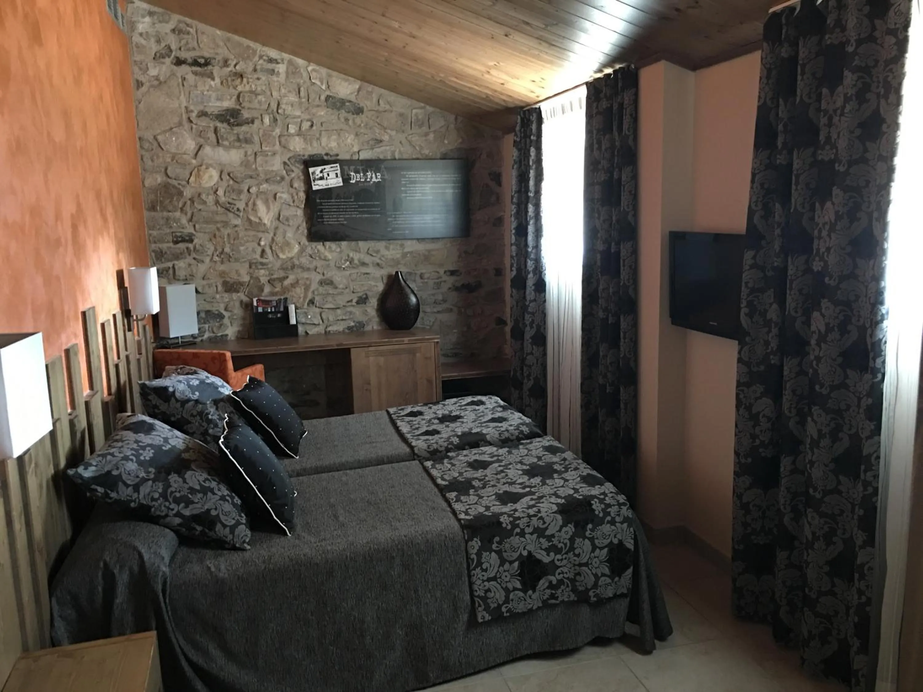 Decorative detail, Bed in Santa Bárbara