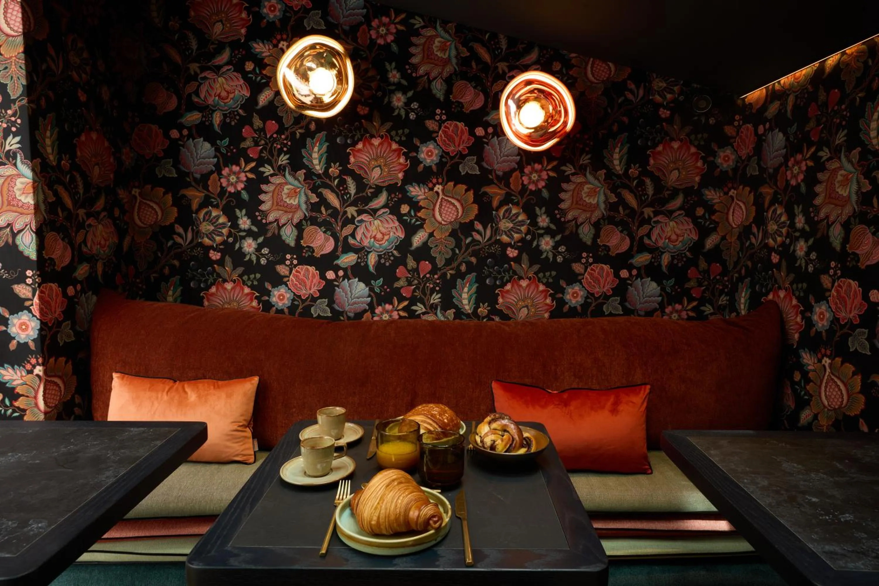 Living room in Hôtel Hiro Paris