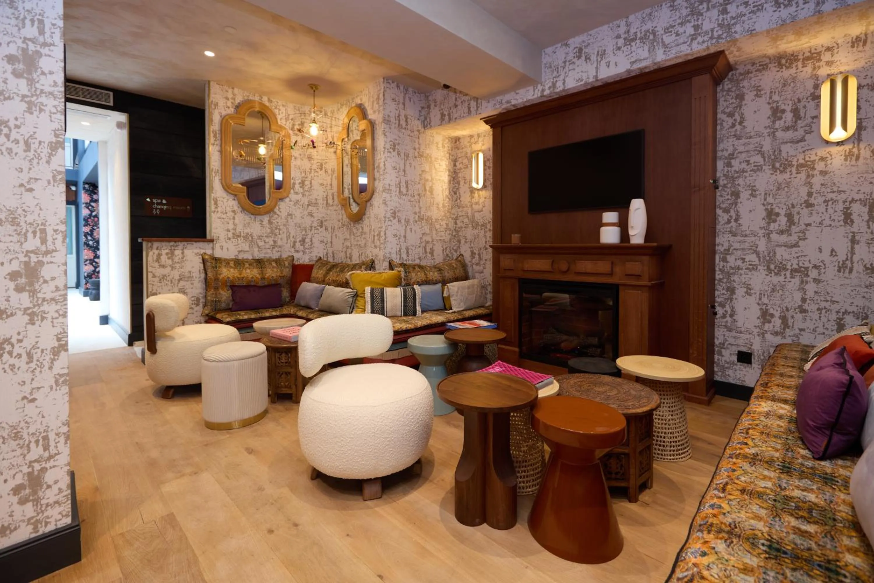 Living room in Hôtel Hiro Paris