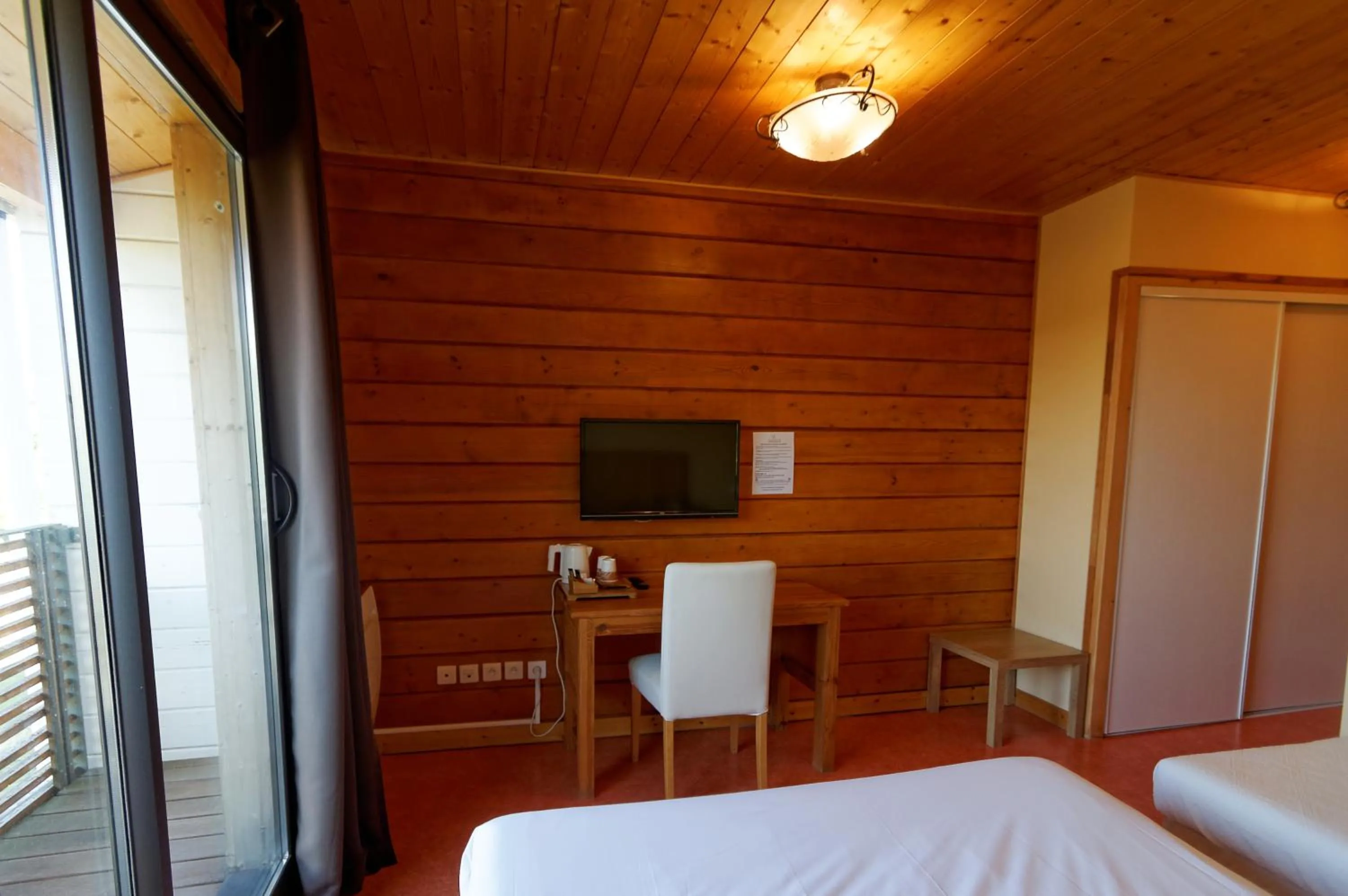 Bed in Hôtel Valery