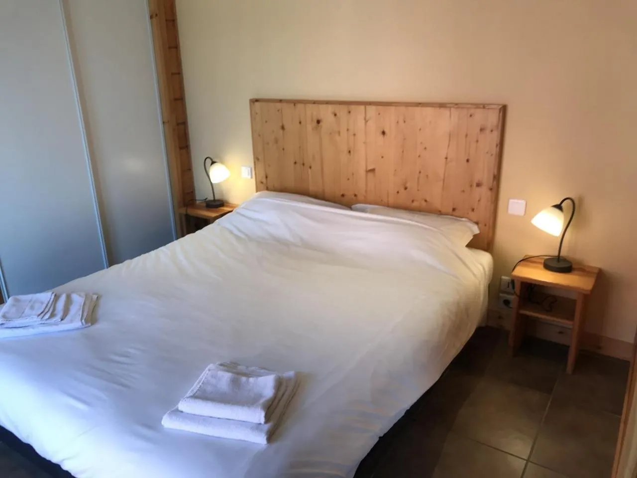 Photo of the whole room, Bed in Hôtel Valery
