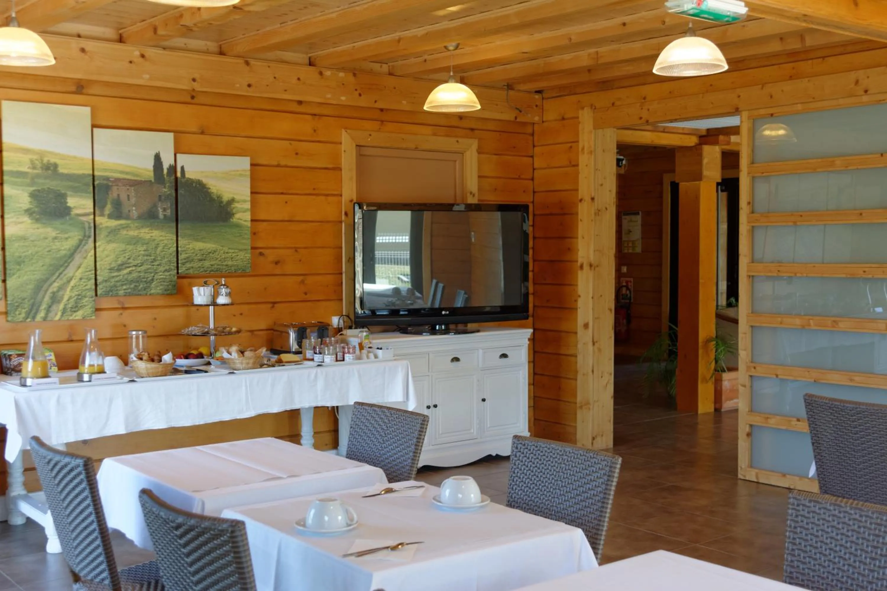 Dining area in Hôtel Valery