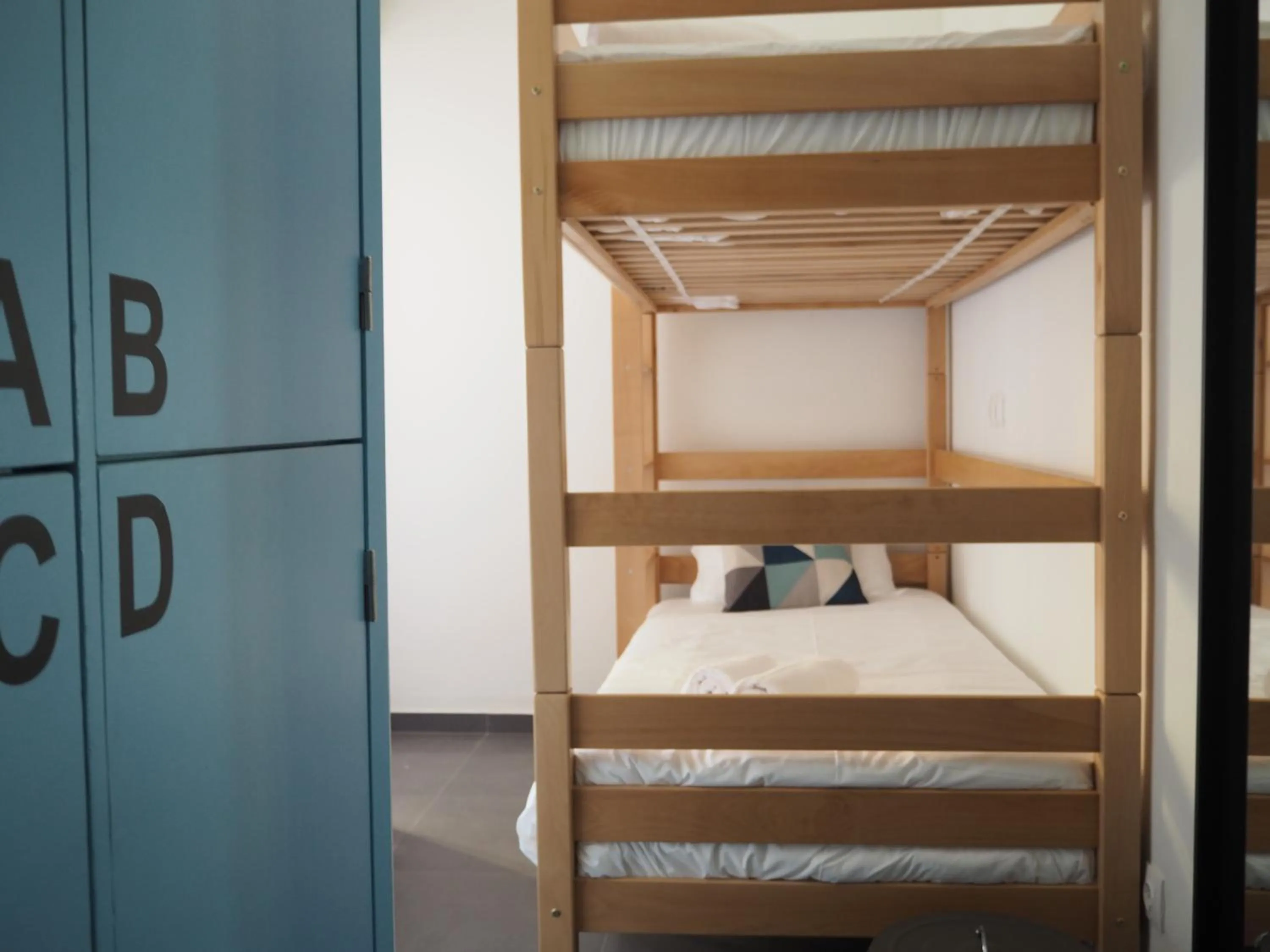 Bunk Bed in Female Dormitory Room   in Globo Happy Hostel
