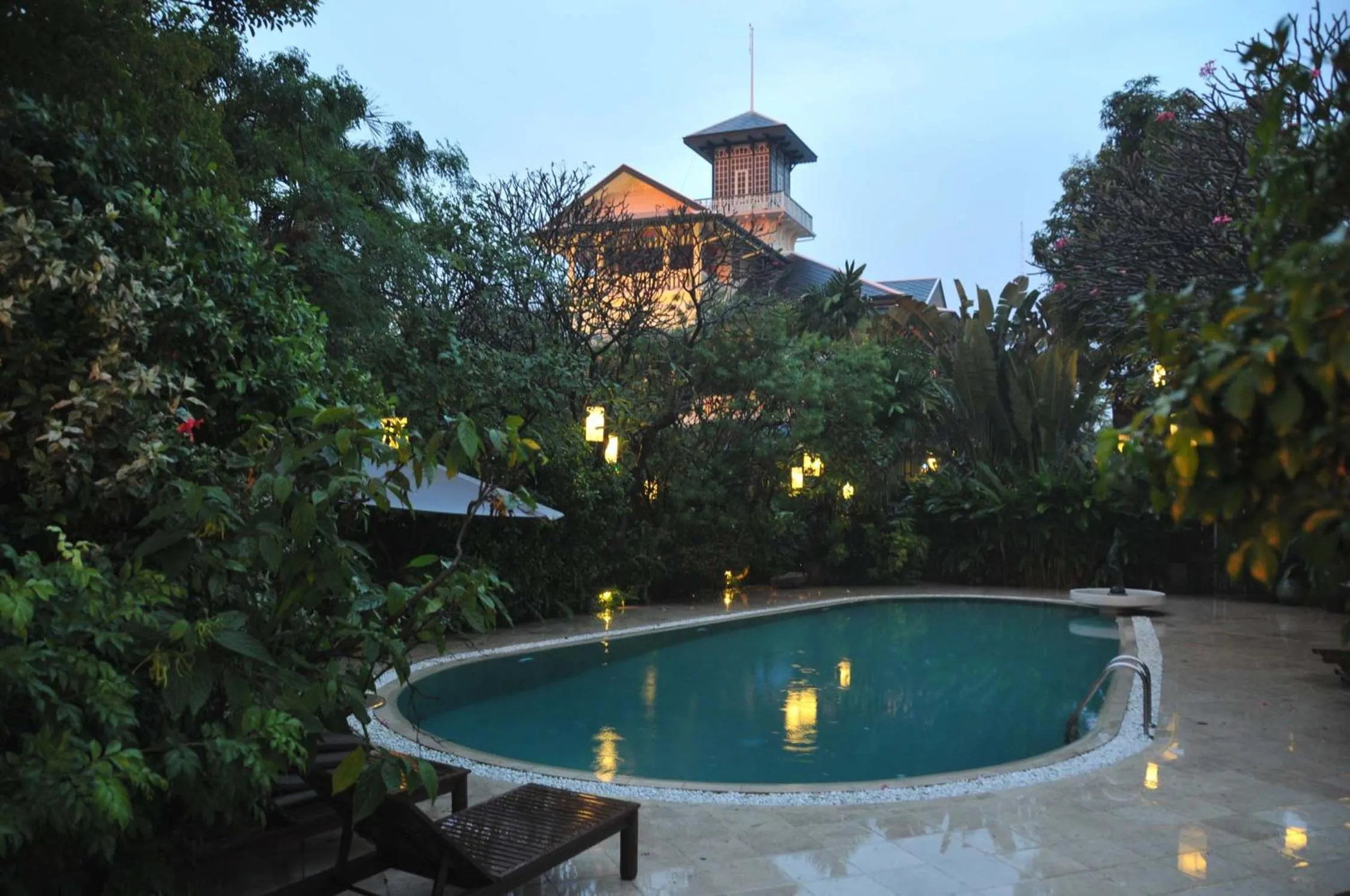 Swimming pool in Chakrabongse Villas