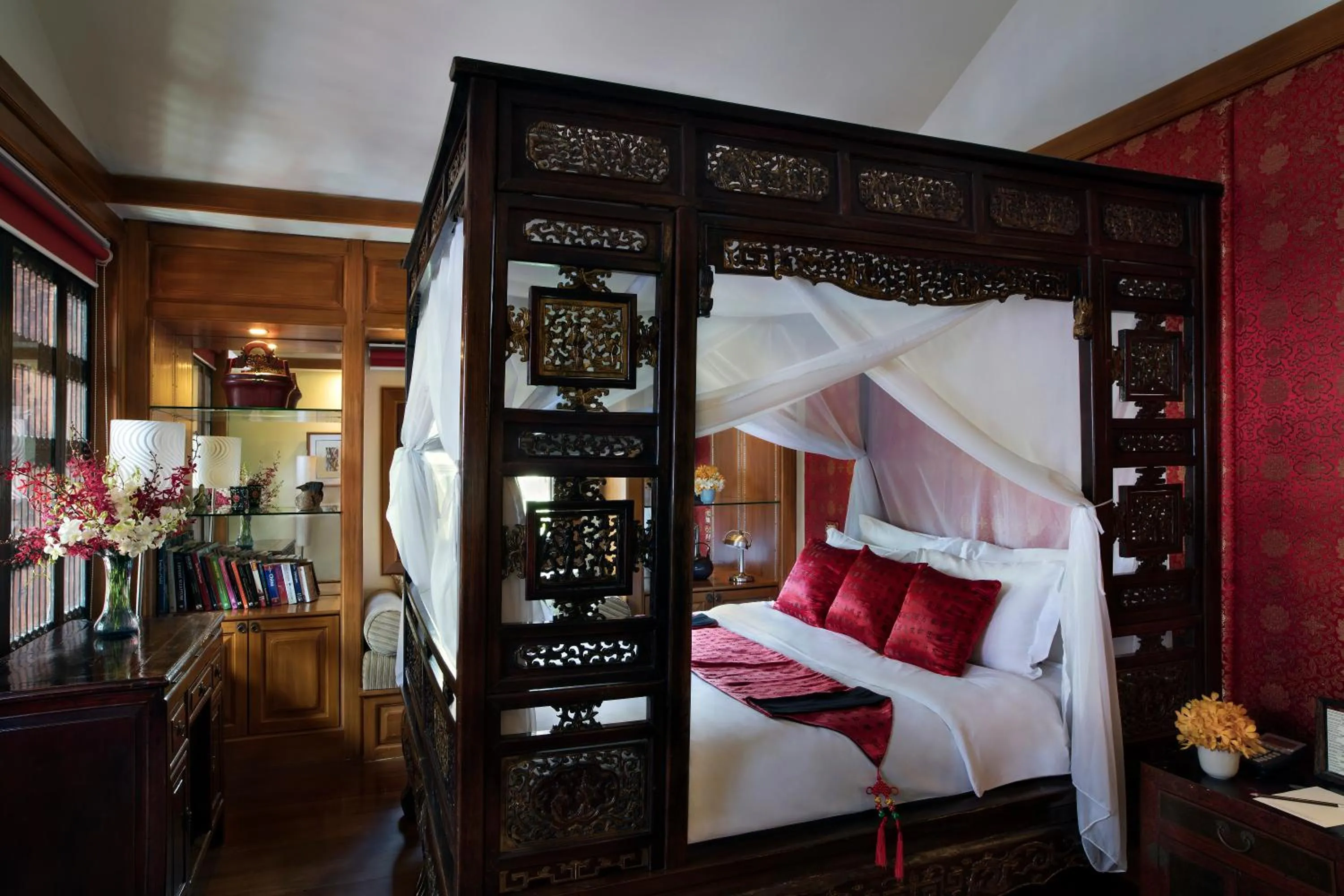Bed in Chakrabongse Villas
