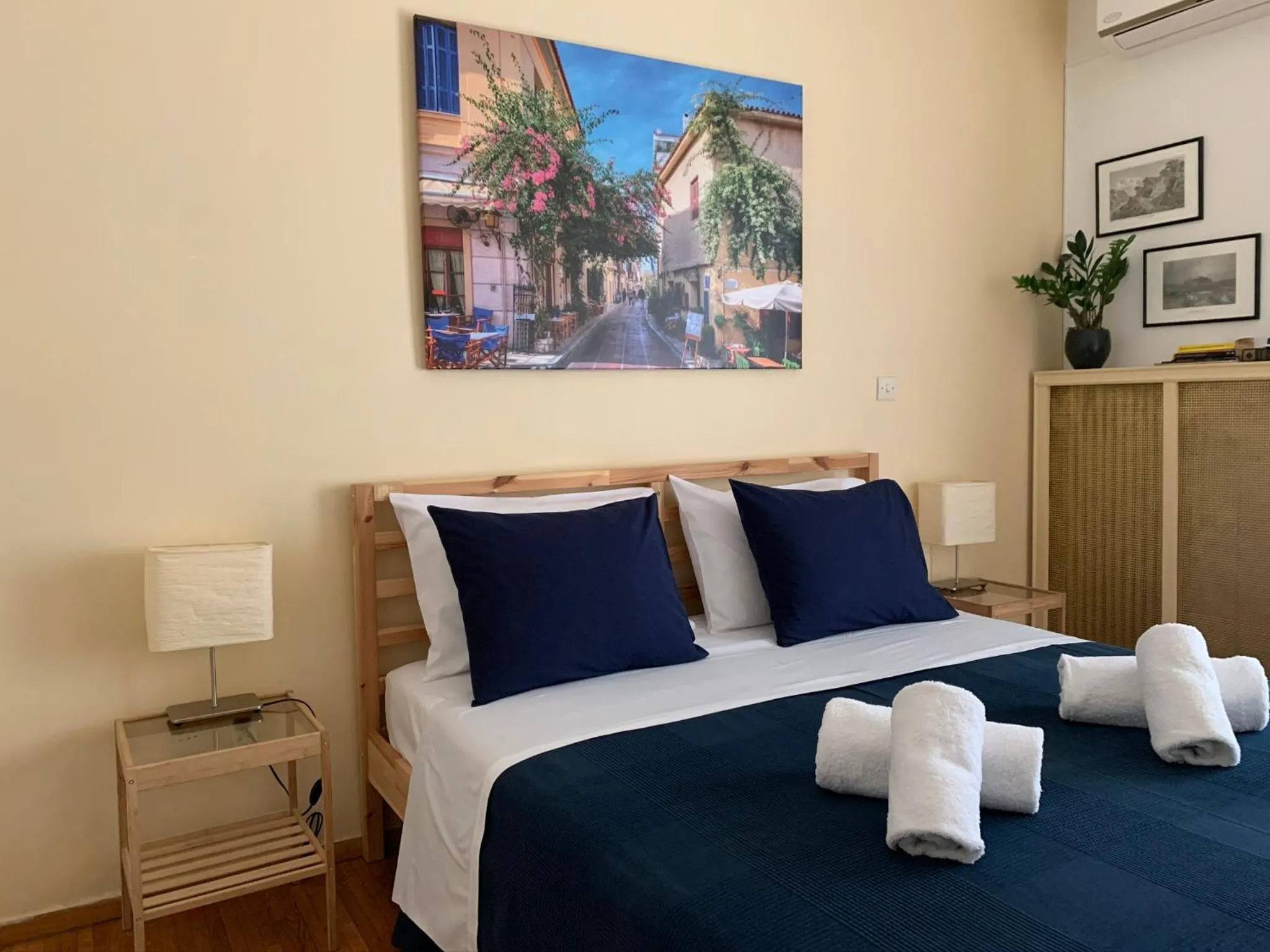 Renovated cozy apartment near to Acropolis