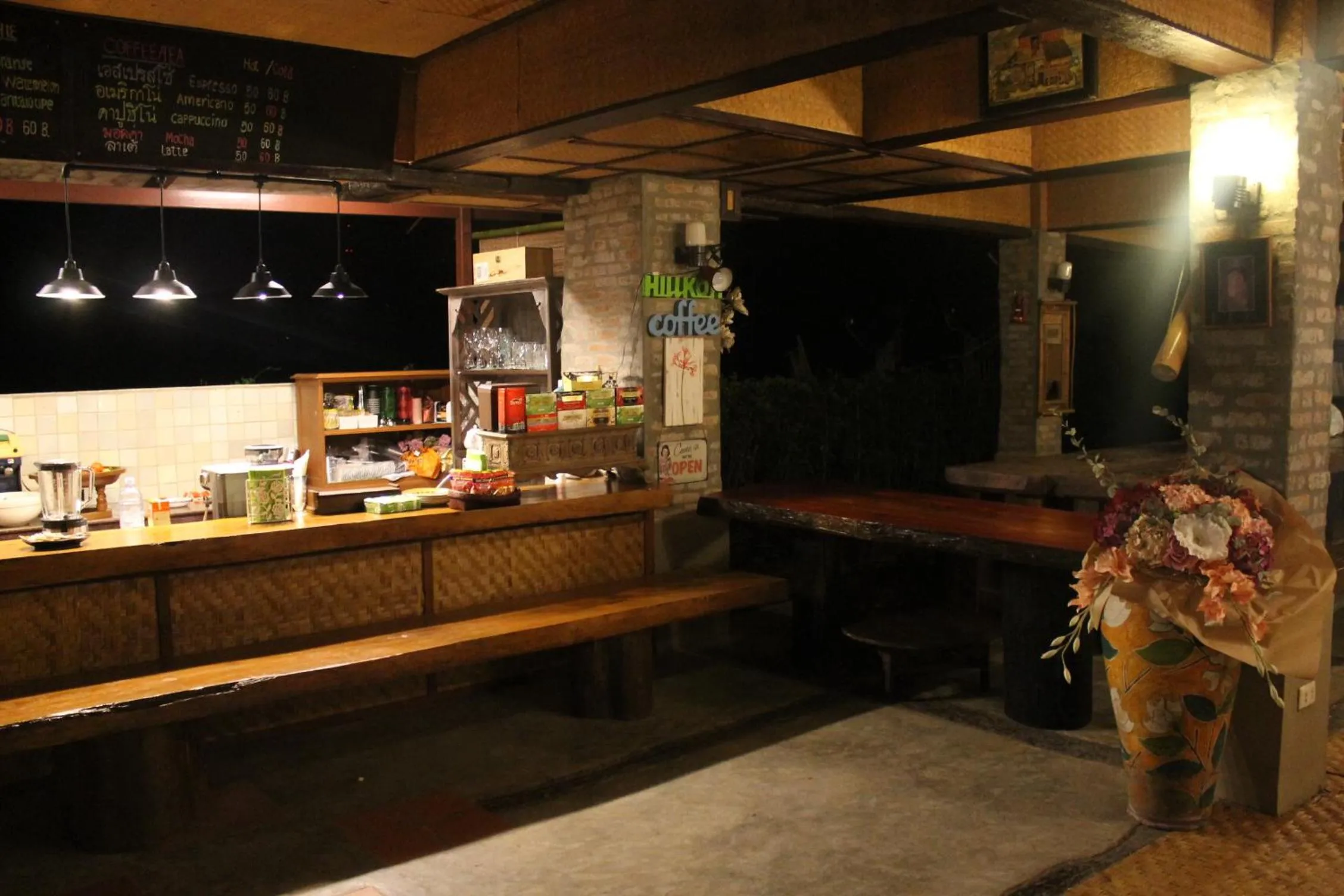Restaurant/places to eat in Bulunburi Resort