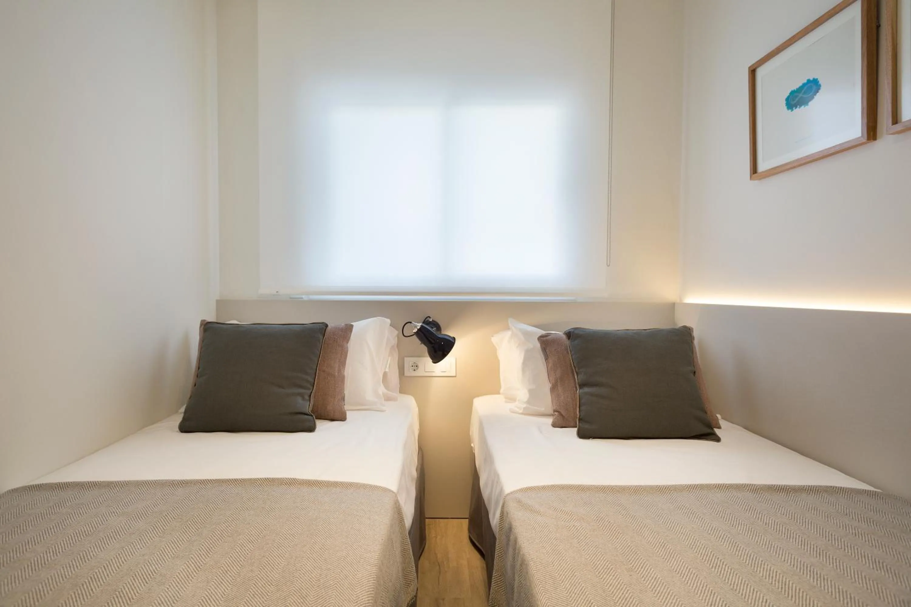 Photo of the whole room, Bed in Sitges Group Calm Beach