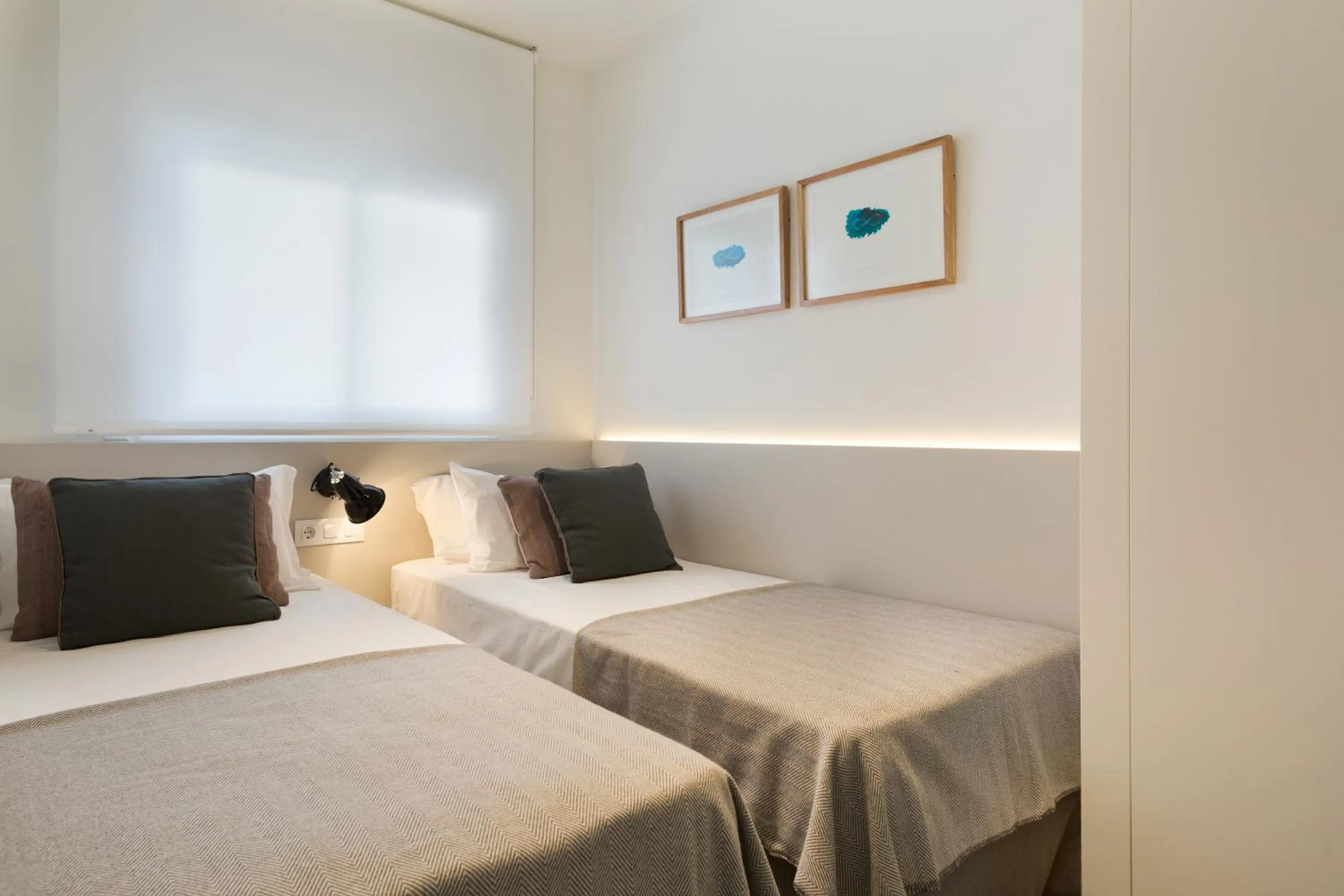 Photo of the whole room, Bed in Sitges Group Calm Beach