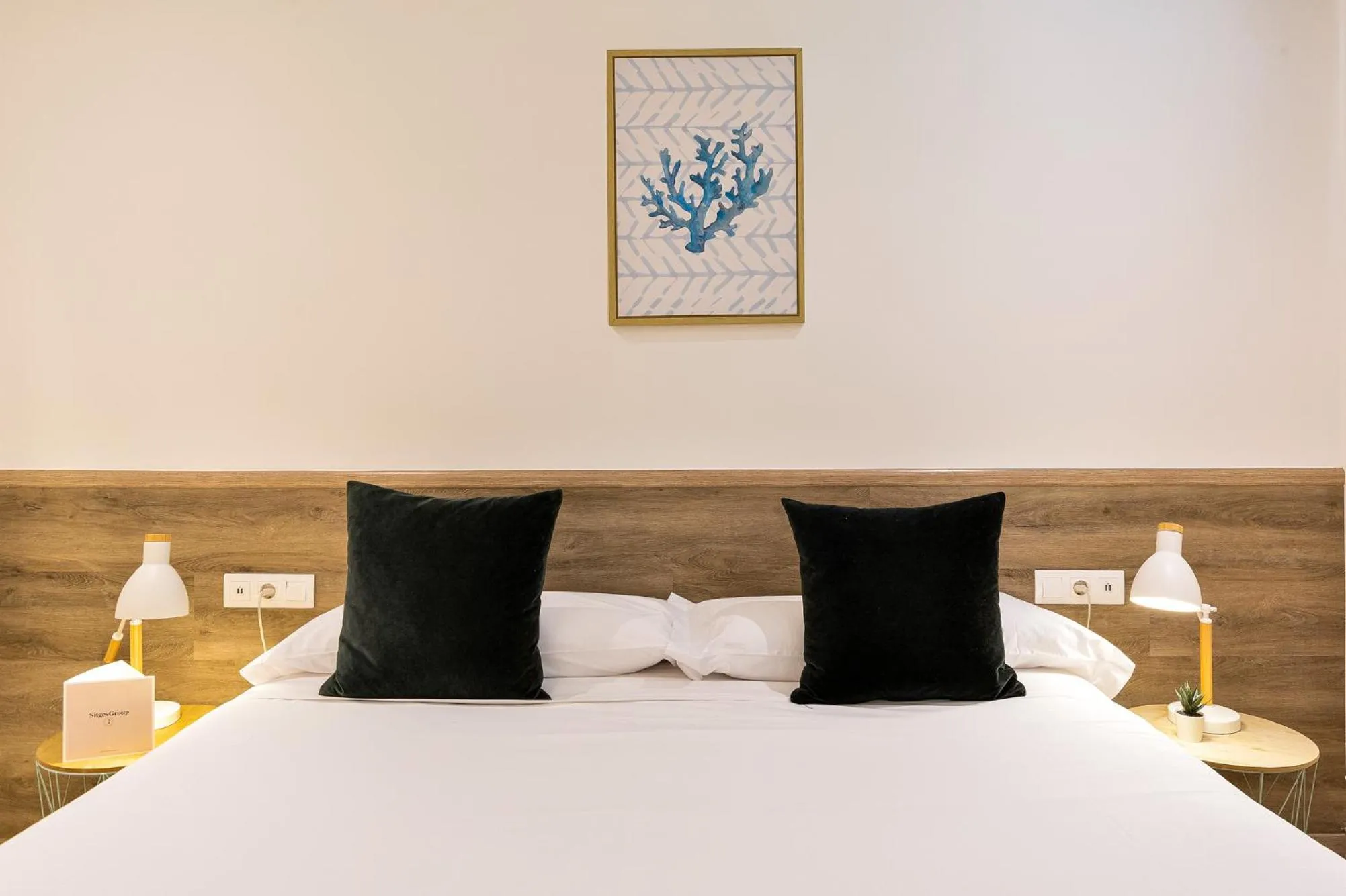 Bed in Sitges Group Calm Beach