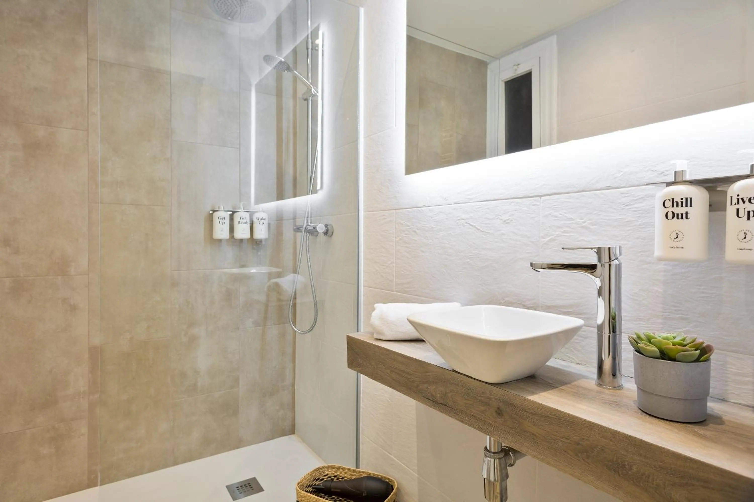 Shower in Sitges Group Calm Beach