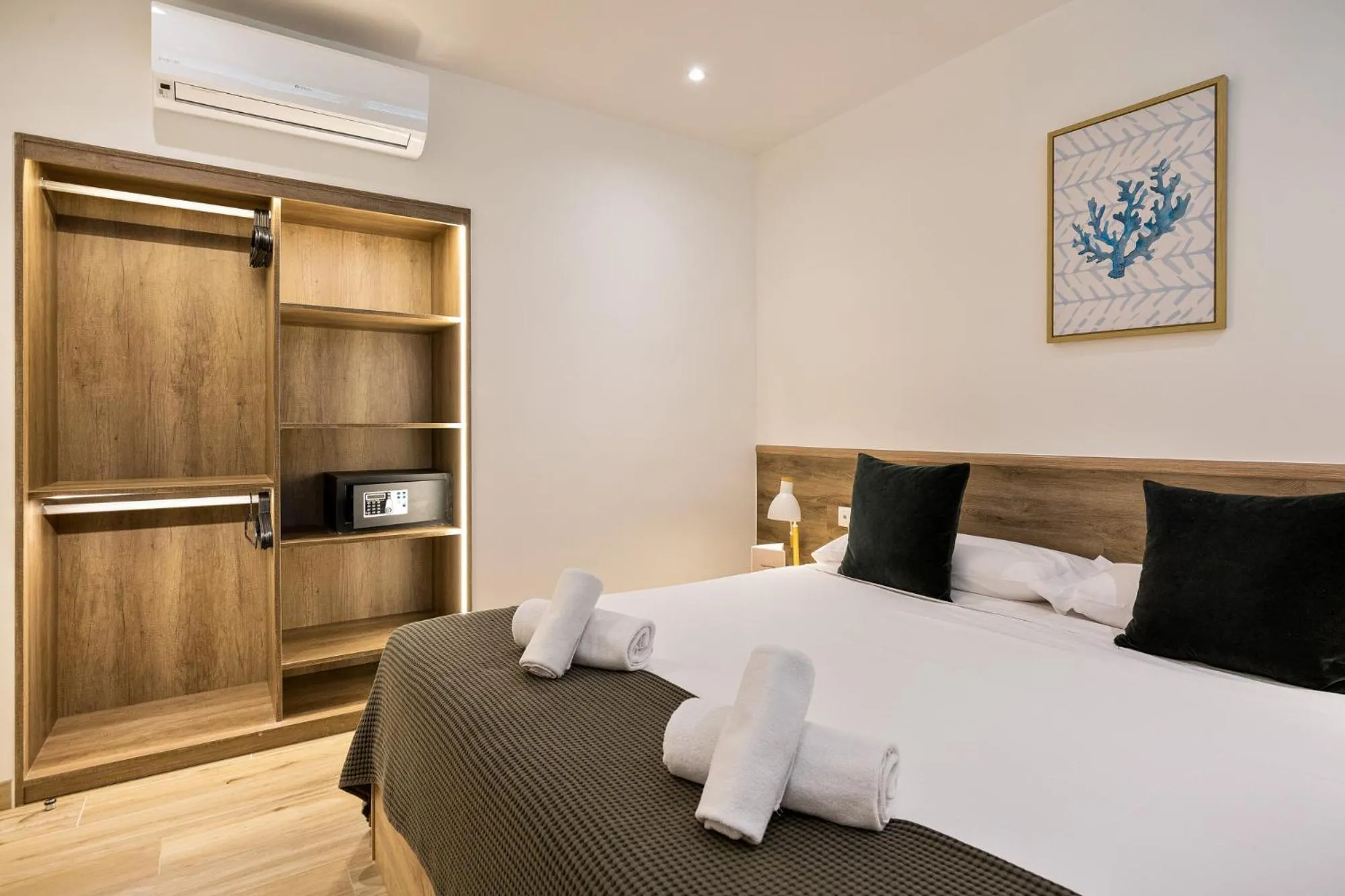 Bed in Sitges Group Calm Beach