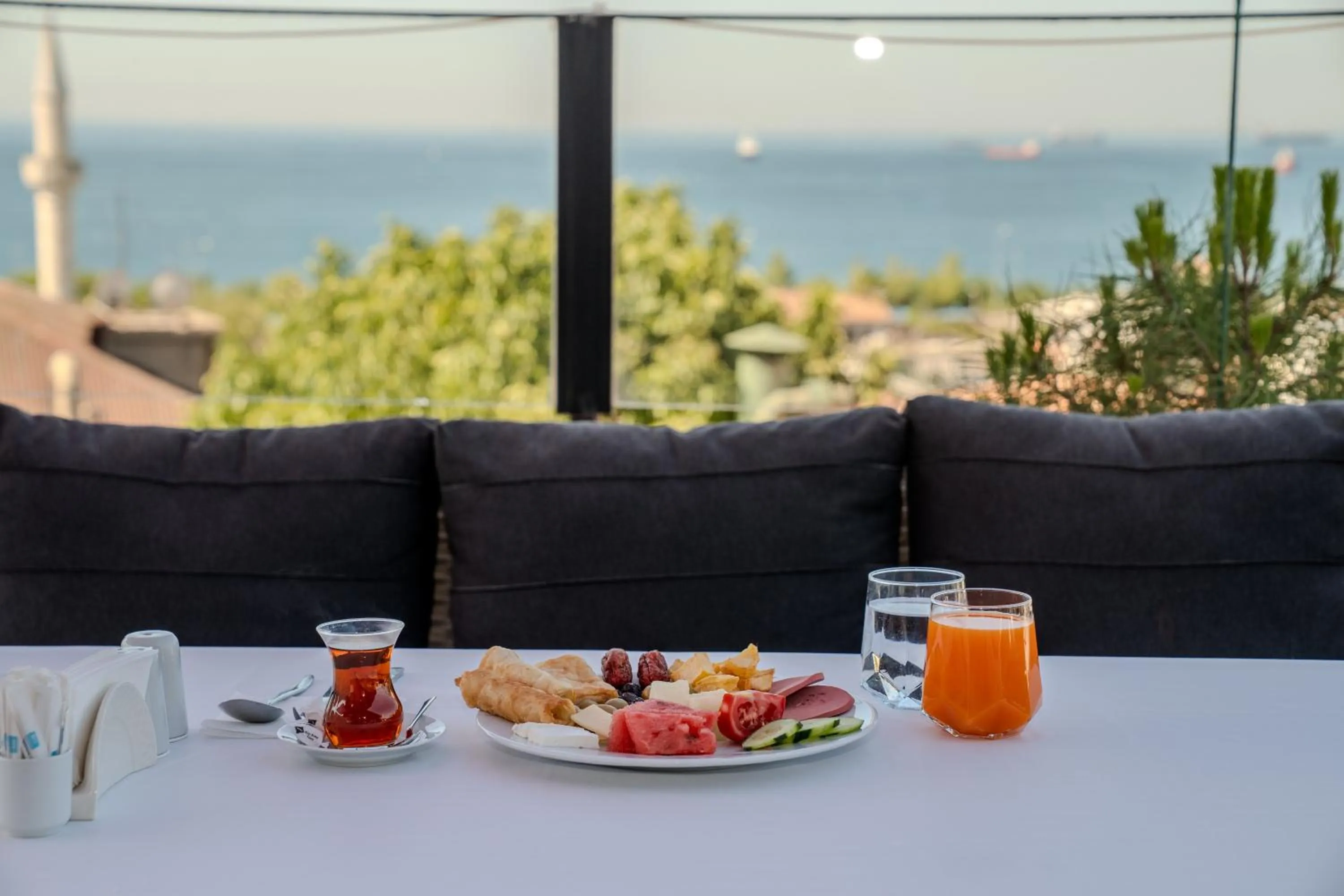Food and drinks in Sultanahmet Cesme Hotel