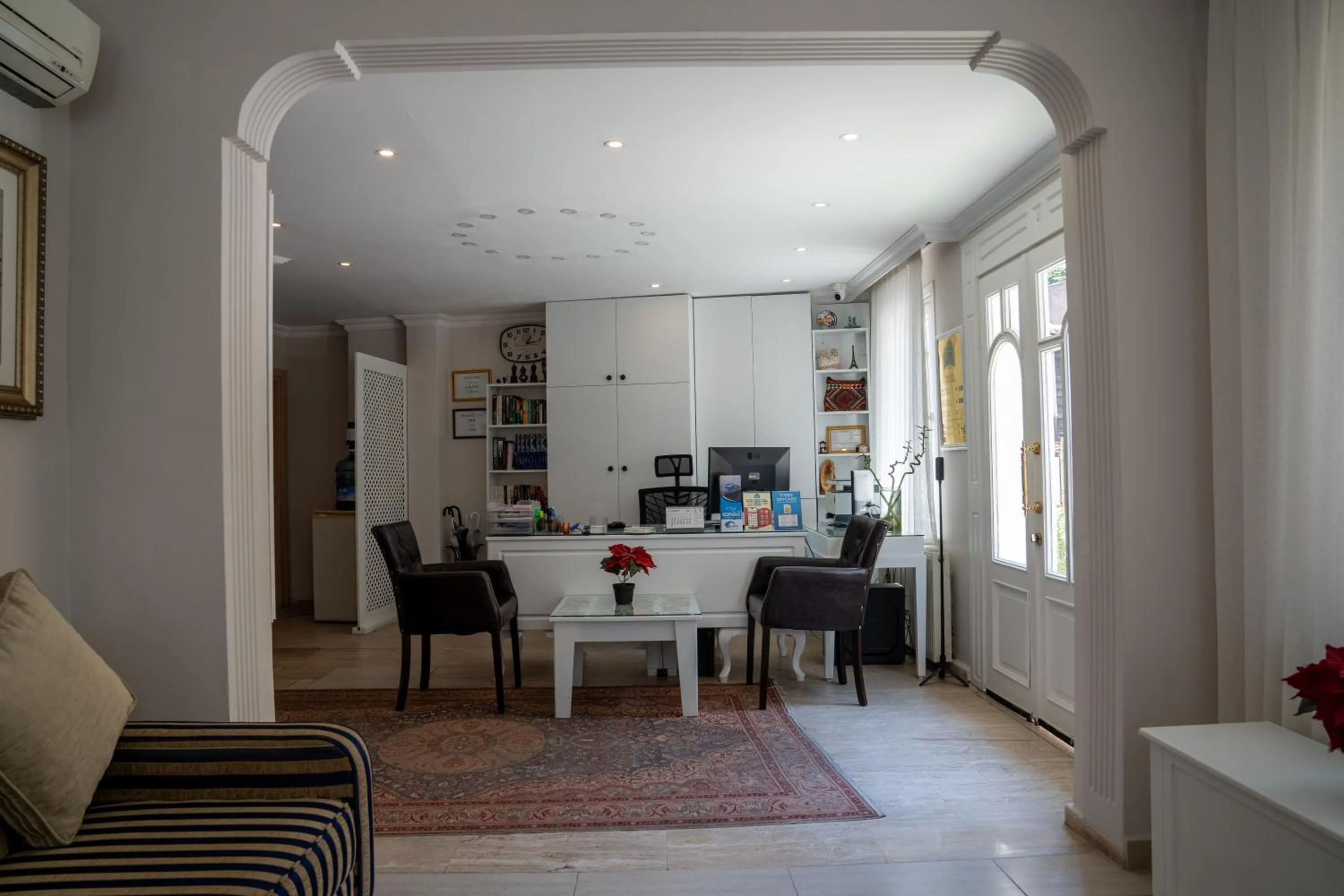 Lobby or reception in Sultanahmet Cesme Hotel