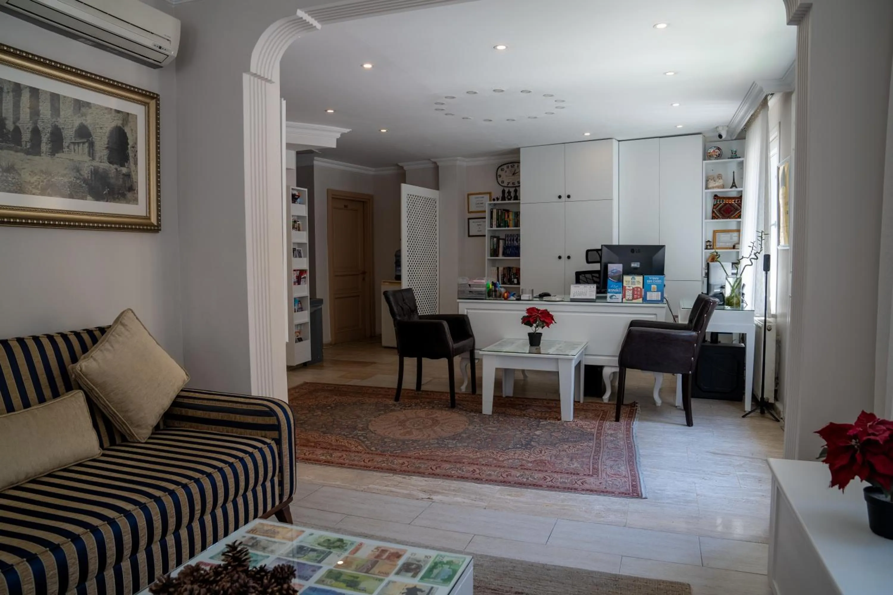 Lobby or reception in Sultanahmet Cesme Hotel