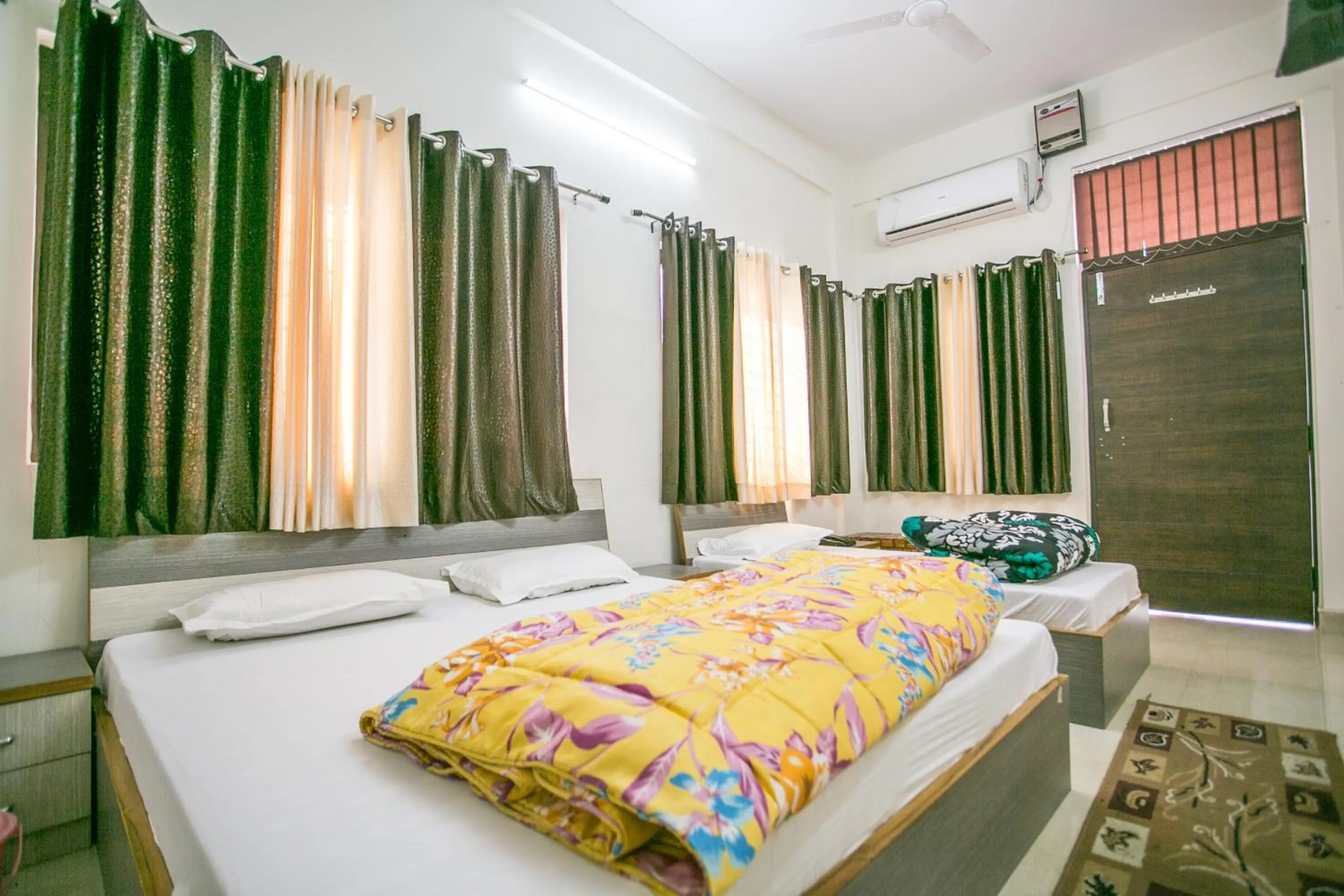 Bed in Hotel Shiv Kripa