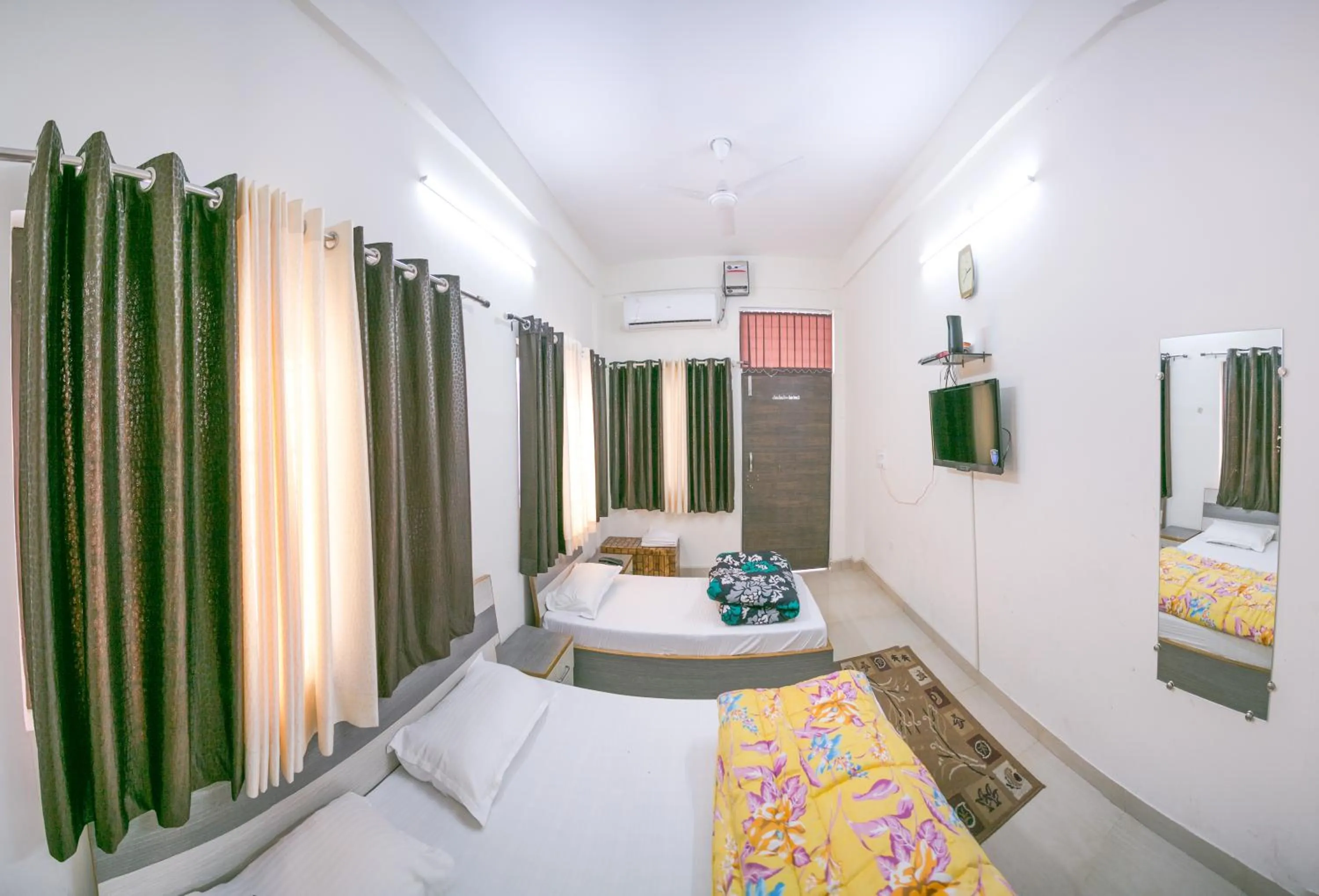 Bed in Hotel Shiv Kripa