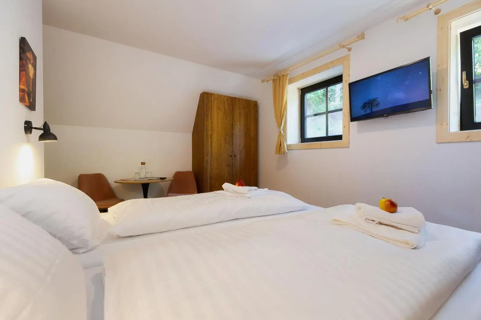 Standard Triple Room in Wellness rezort Jánošíkov dvor Standard Triple Room in Wellness rezort Jánošíkov dvor