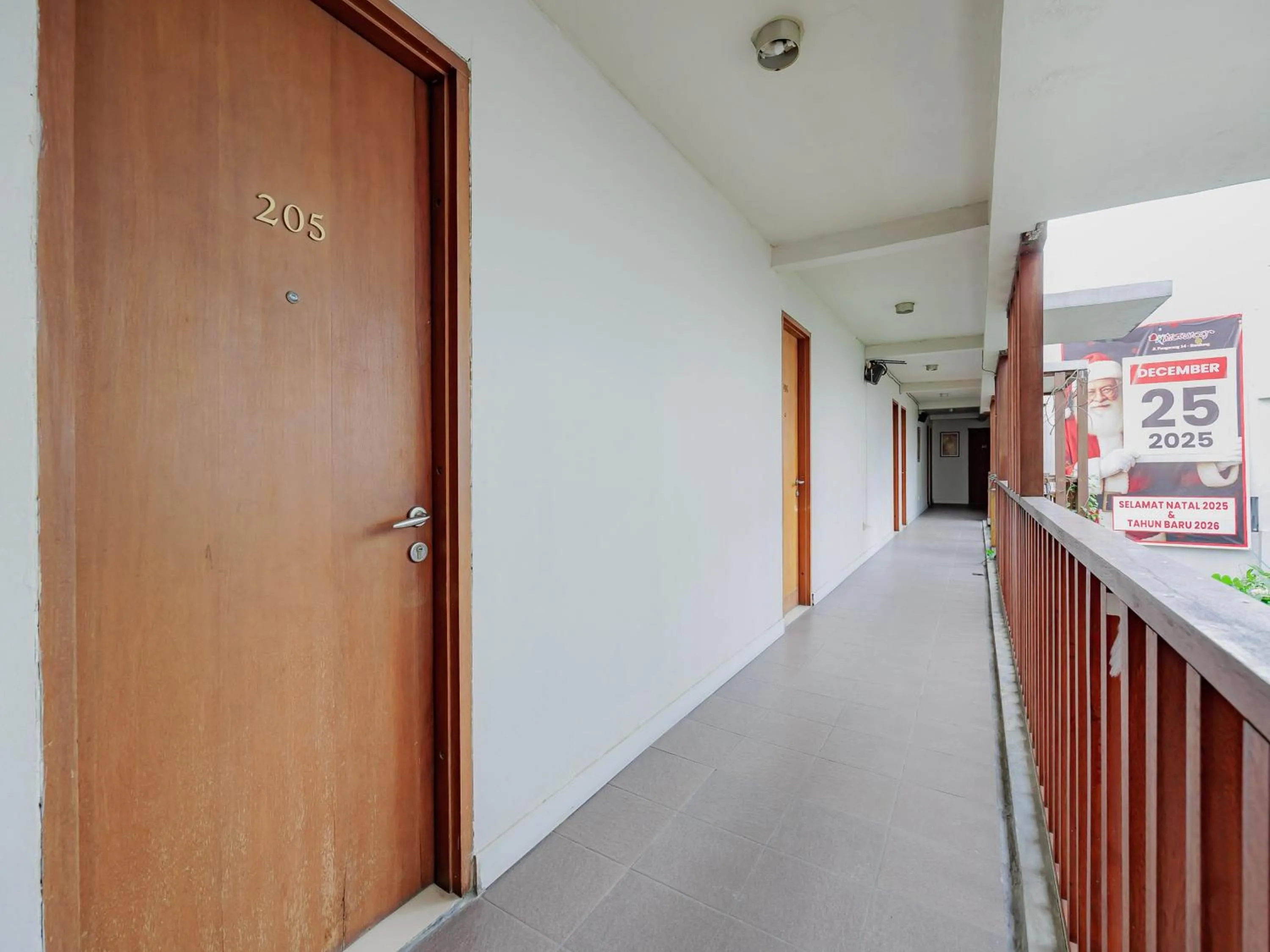 Property building in RedDoorz Plus near Asia Afrika 3