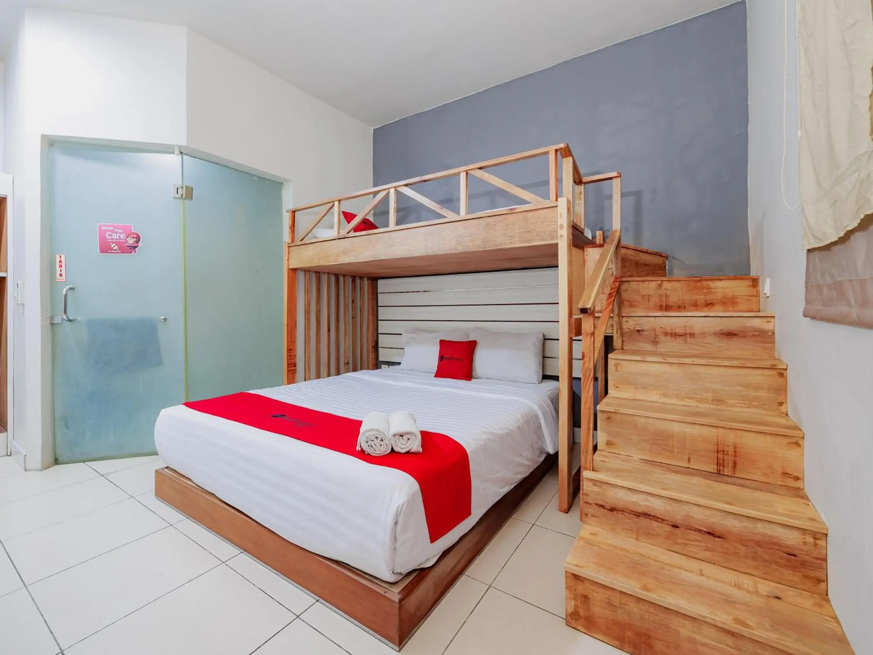 Bedroom, Bed in RedDoorz Plus near Asia Afrika 3 Bedroom, Bed in RedDoorz Plus near Asia Afrika 3