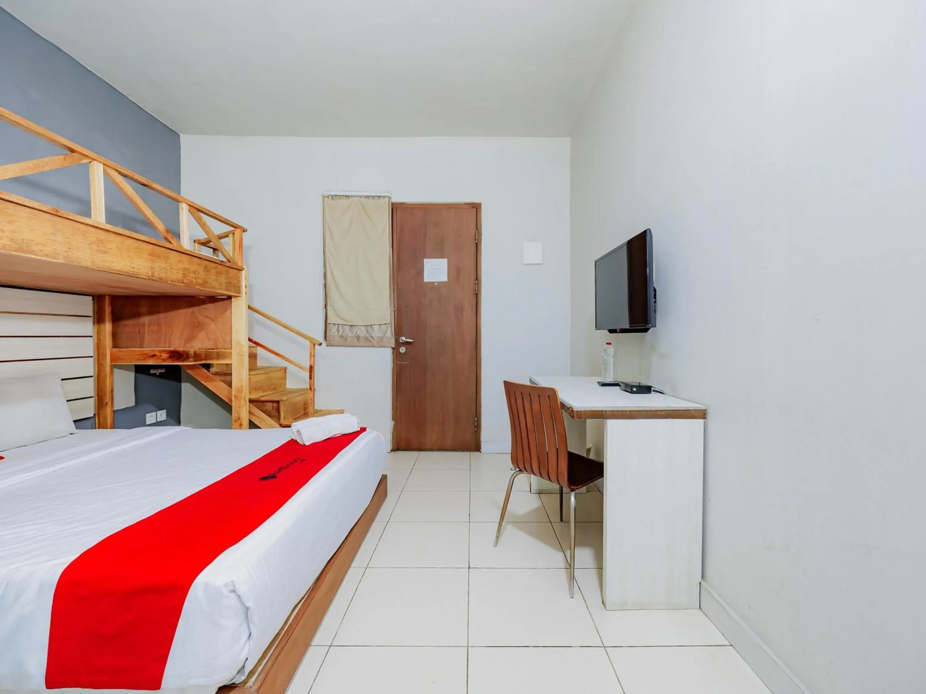 Bedroom, Bed in RedDoorz Plus near Asia Afrika 3 Bedroom, Bed in RedDoorz Plus near Asia Afrika 3