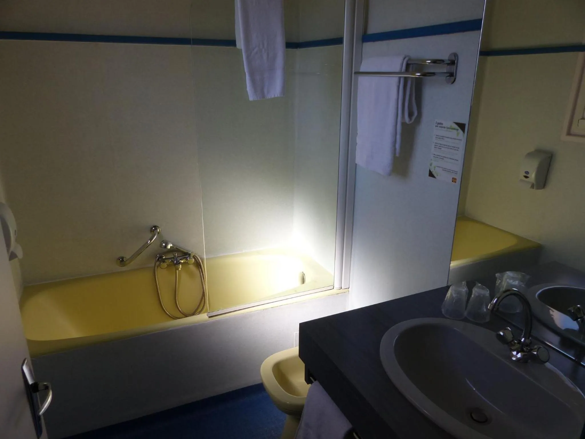 Bathroom in Hostellerie du Parc