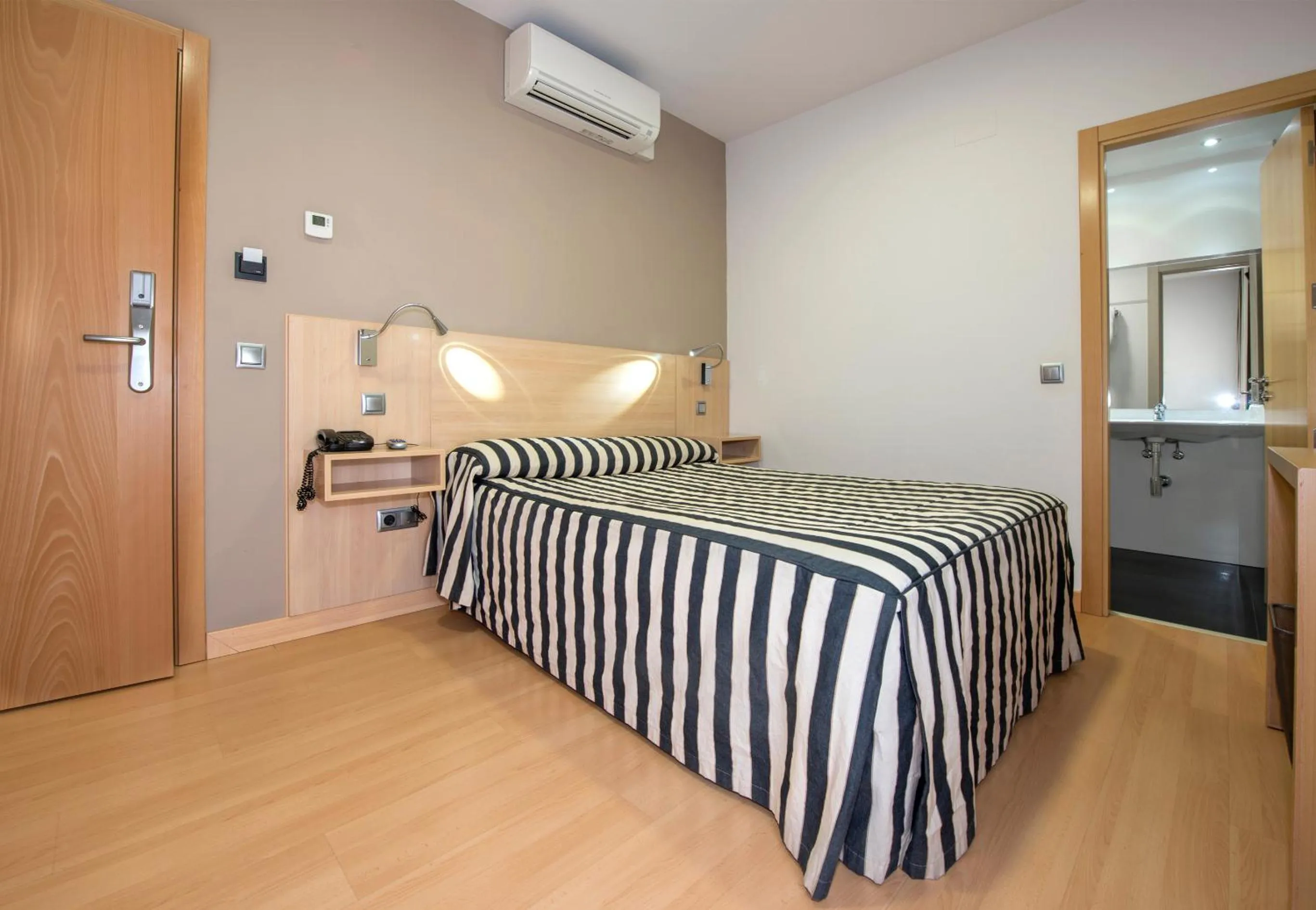 Bed in Hotel Puerta de la Santa