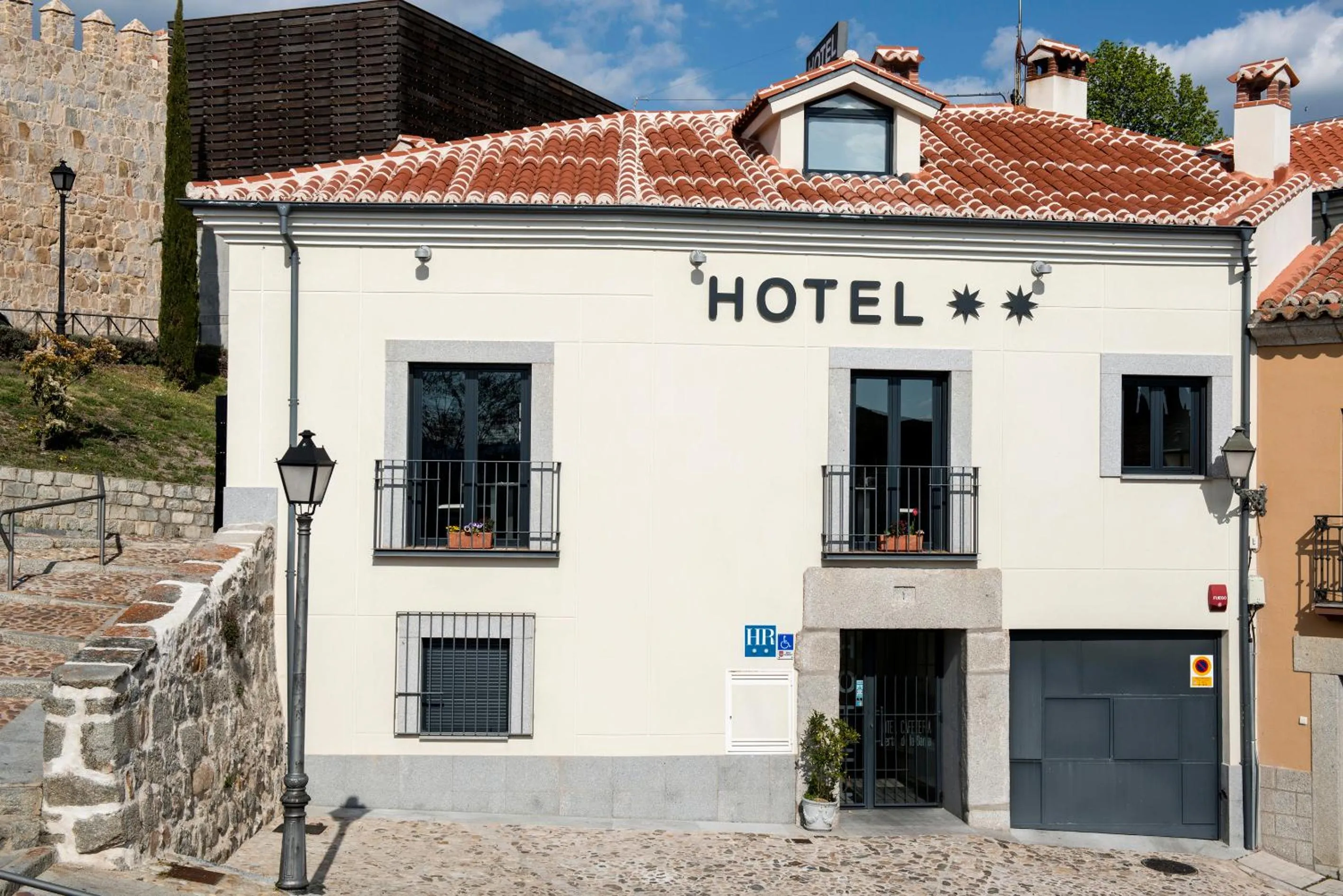 Facade/entrance in Hotel Puerta de la Santa