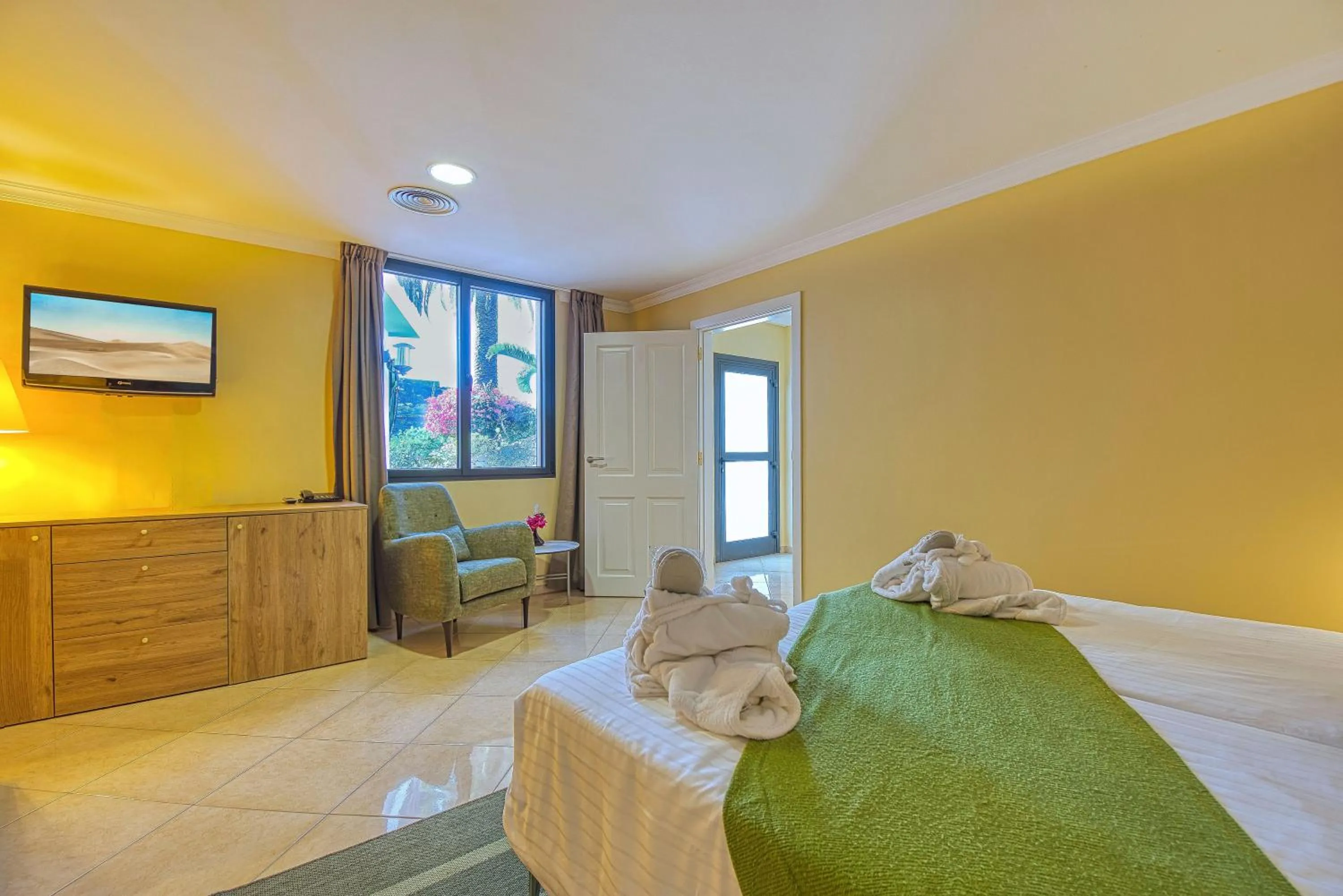 Bedroom, Bed in Casa León Royal Retreat