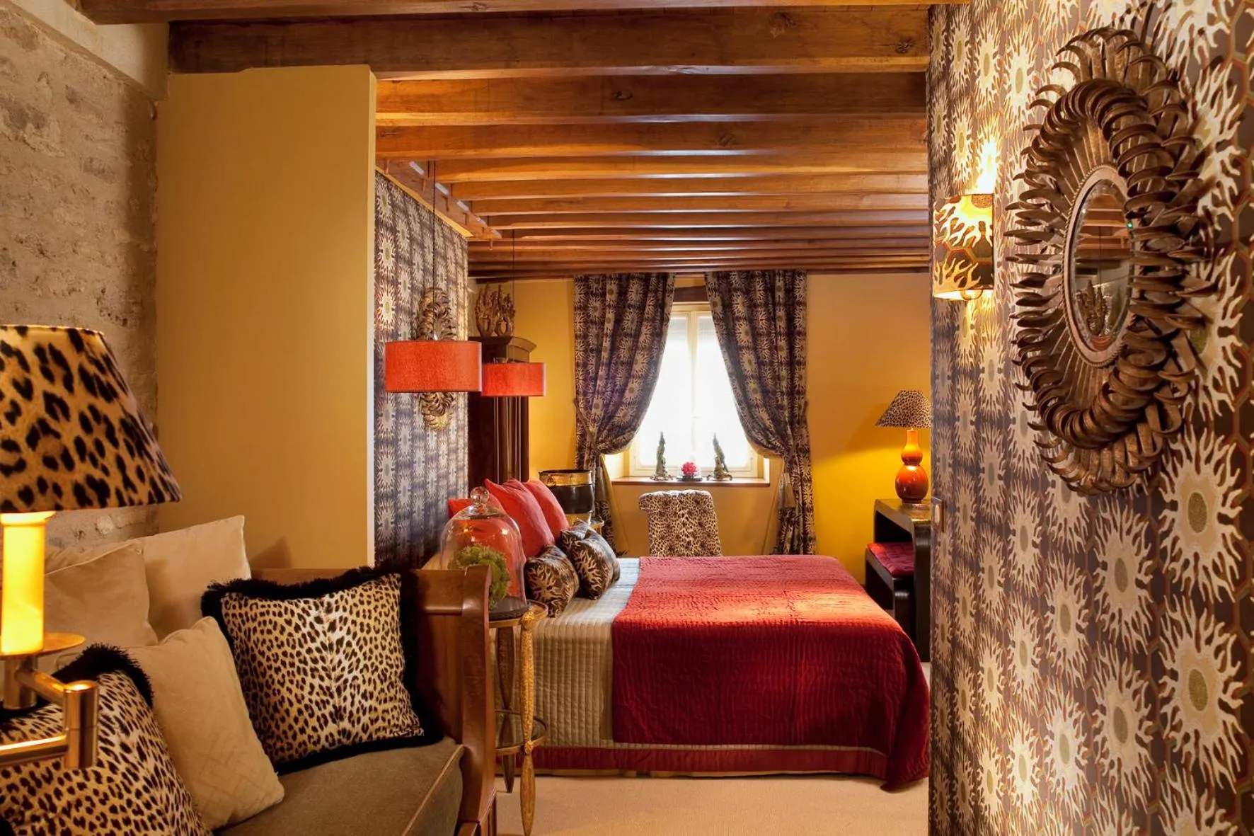 Photo of the whole room, Bed in Hotel De France