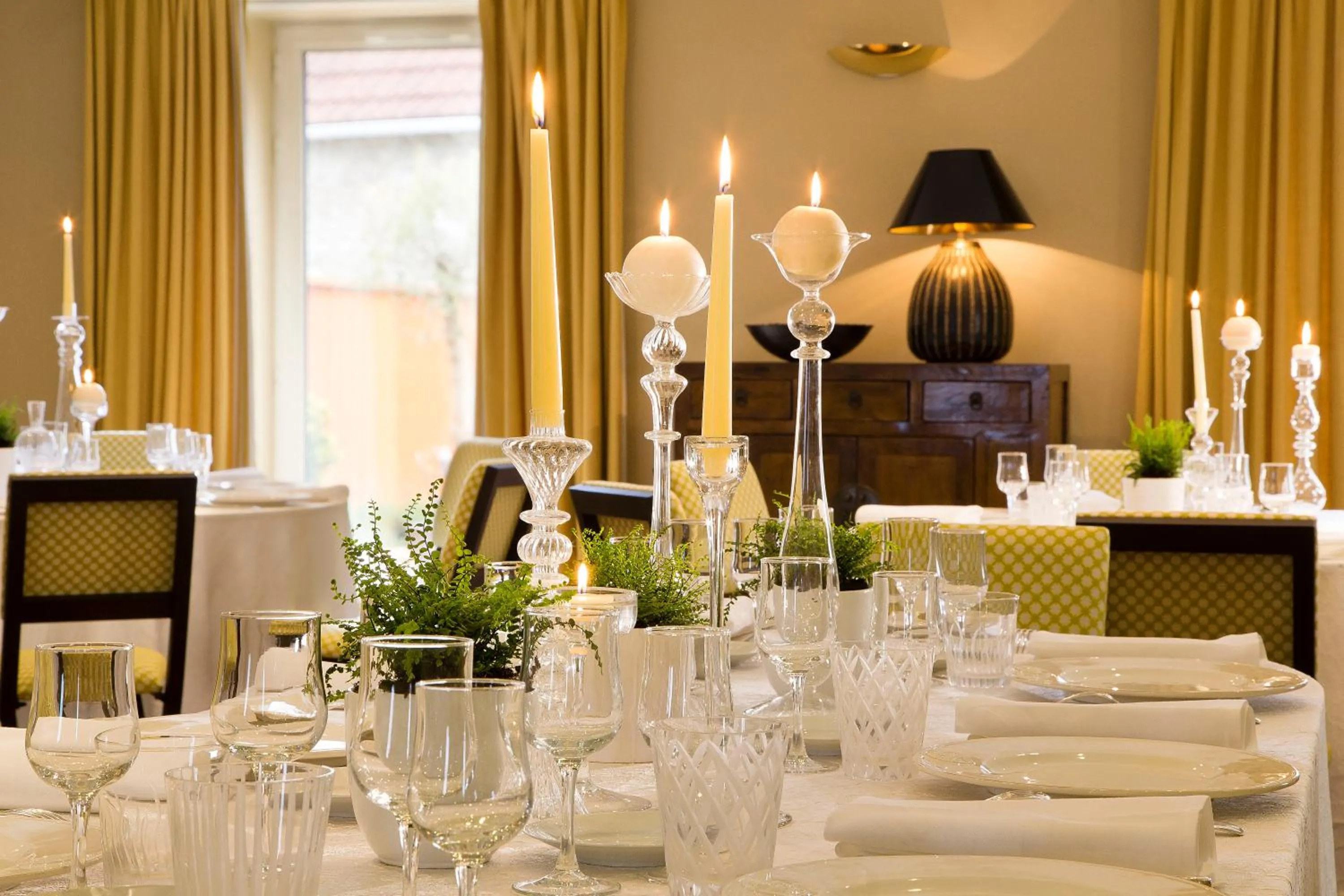 Restaurant/places to eat in Hotel De France