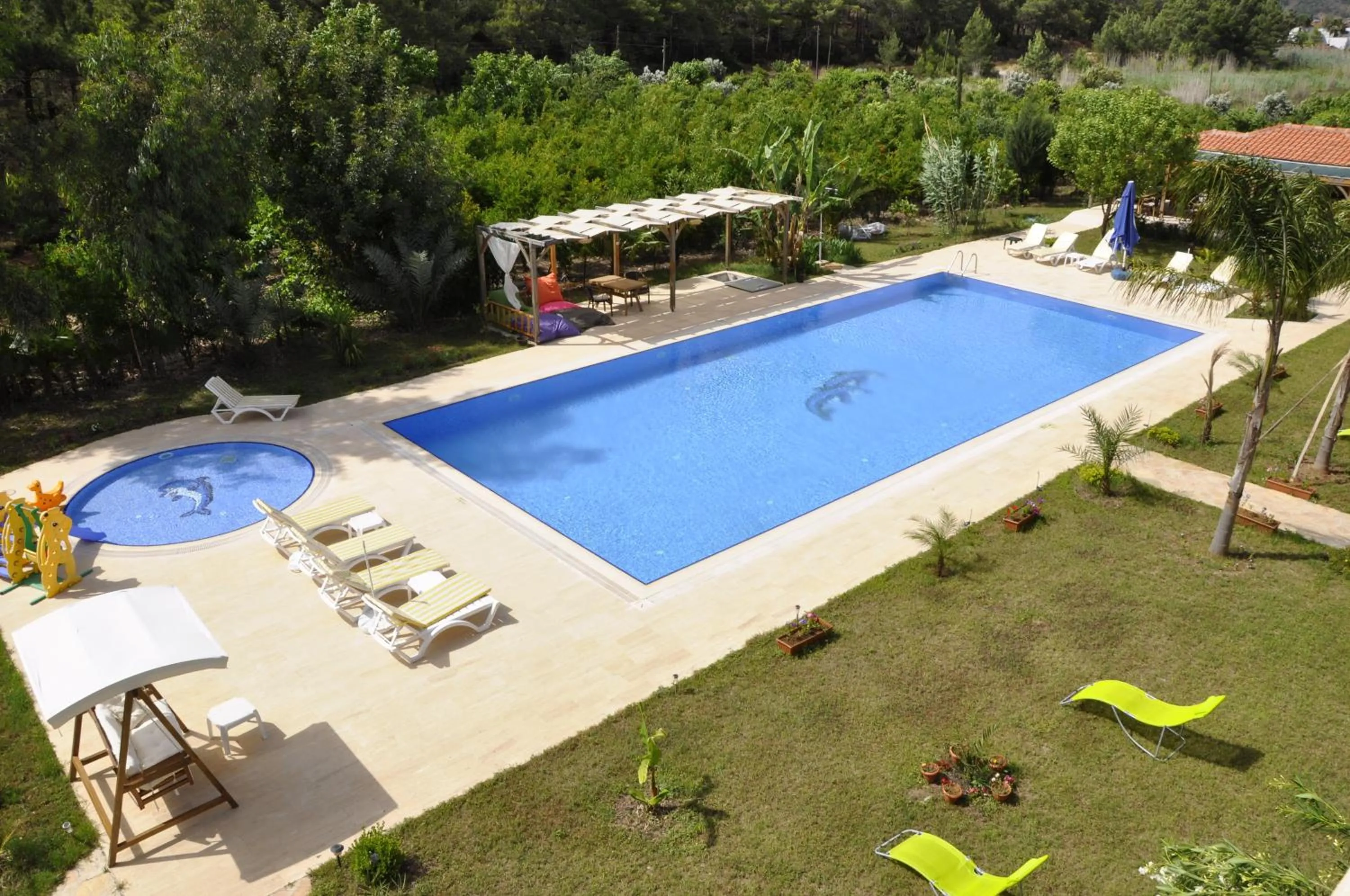 Swimming pool in Yonca Hotel