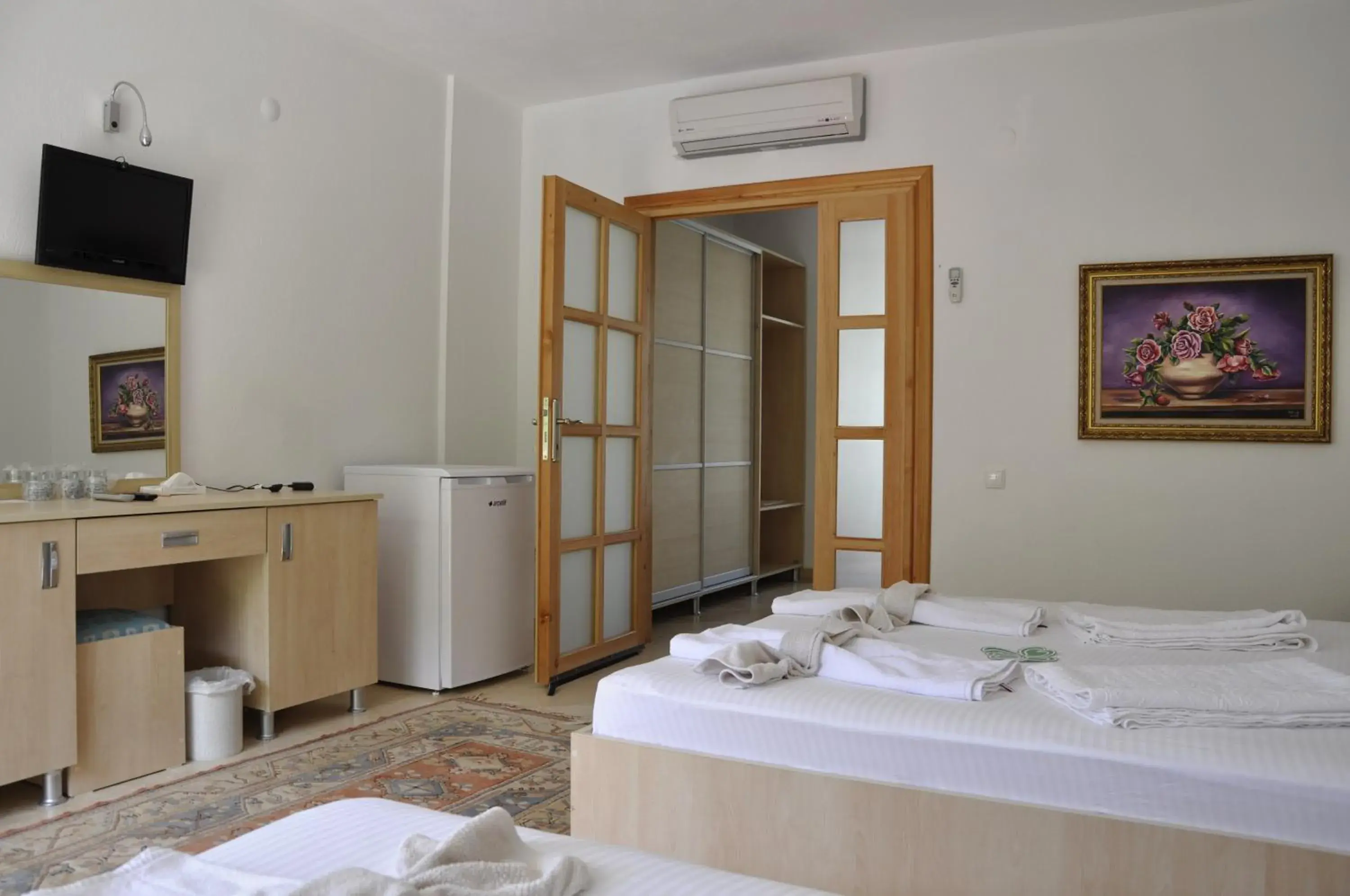 Bedroom, Bed in Yonca Hotel Bedroom, Bed in Yonca Hotel