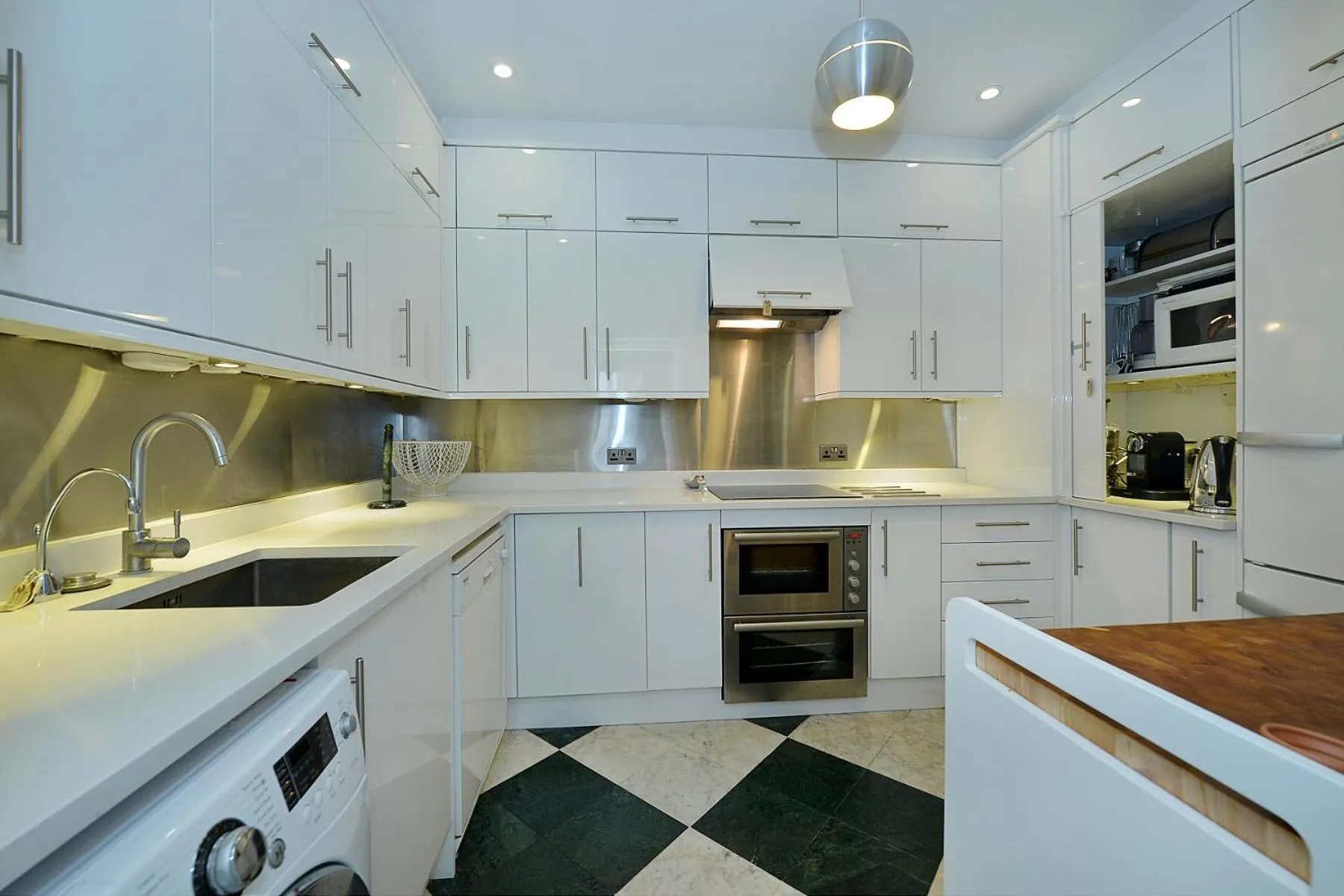 Ennismore Mews