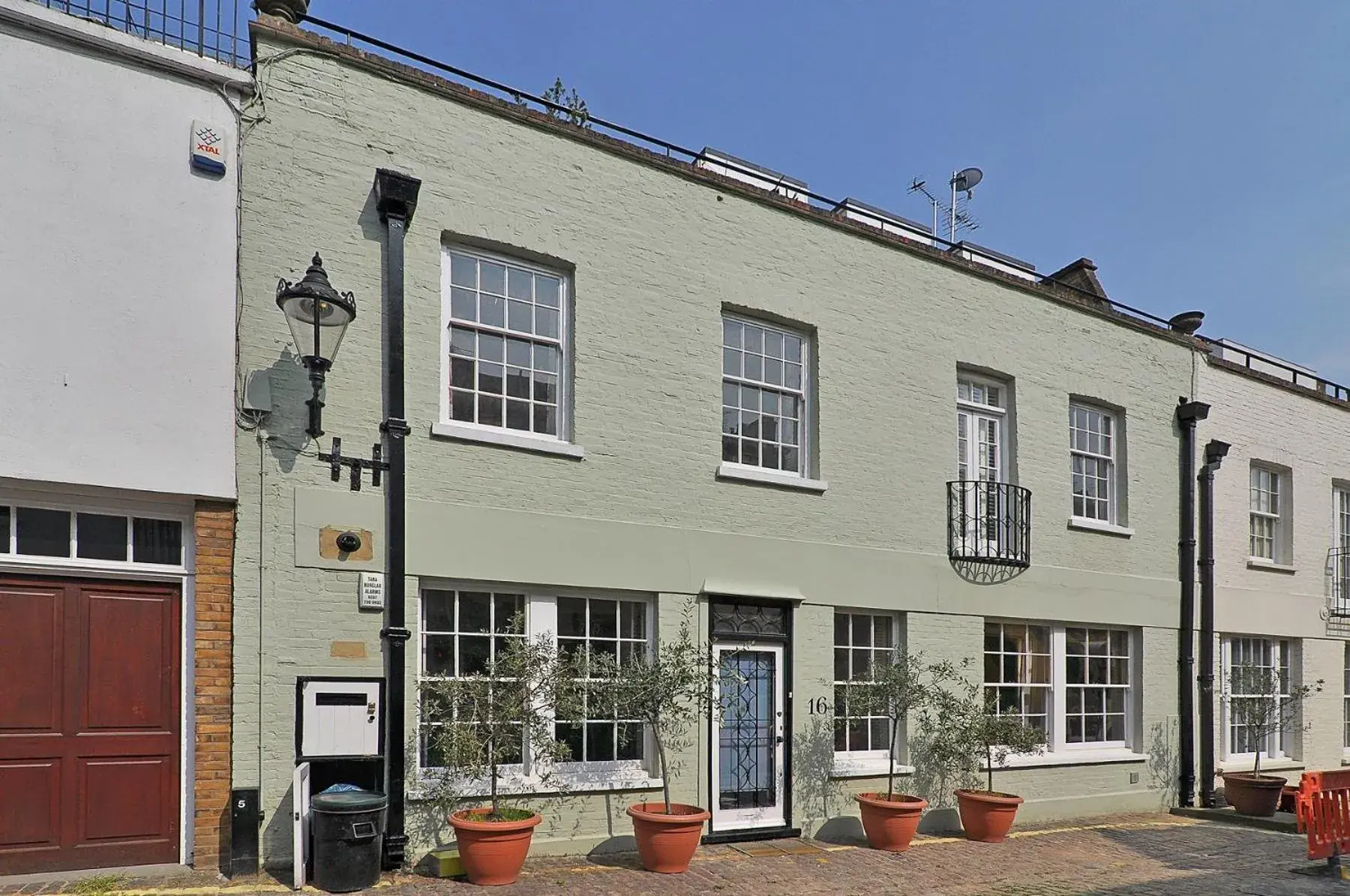 Ennismore Mews Ennismore Mews