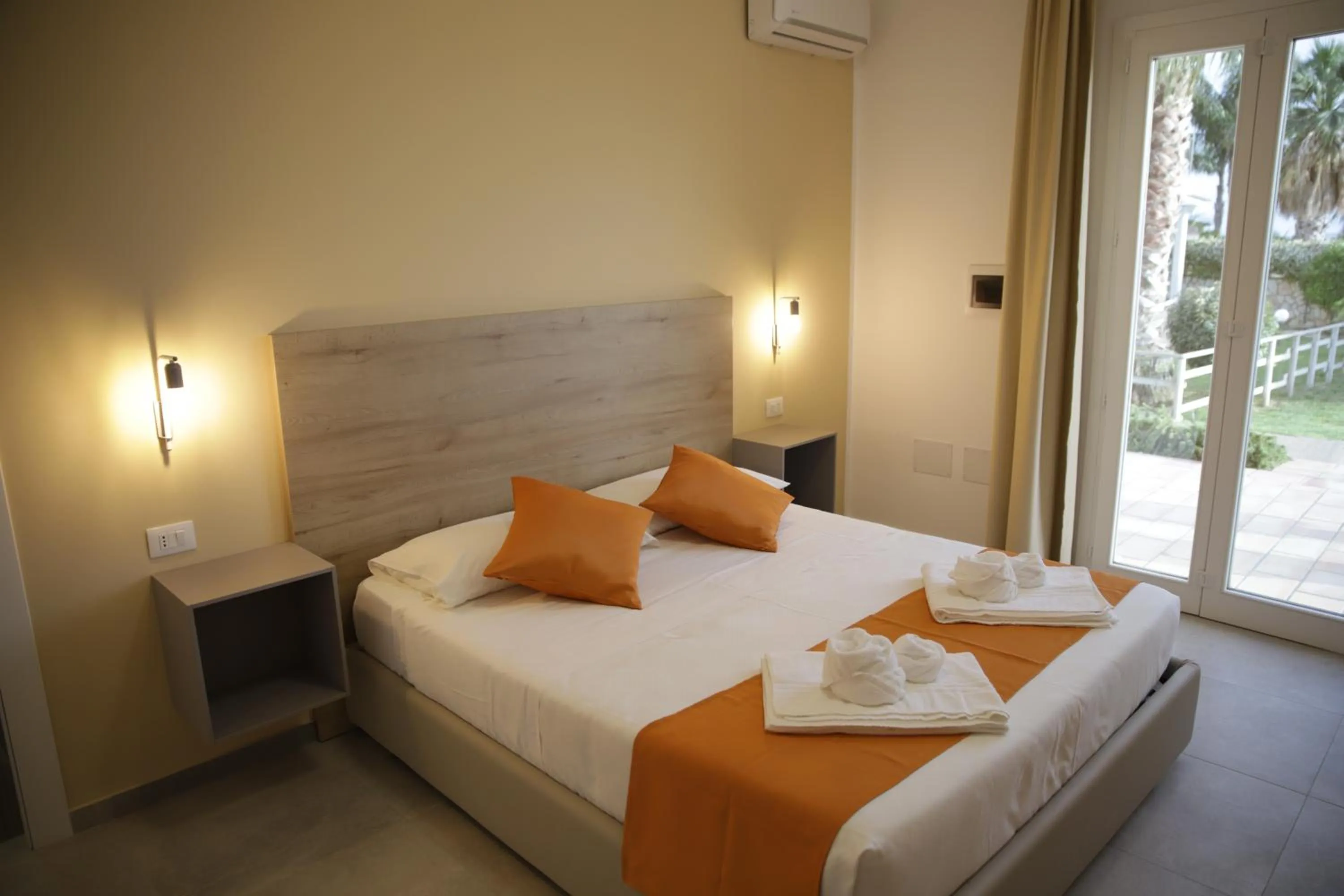 Bedroom, Bed in Oasi Guzzetta Hotel&Case Vacanze
