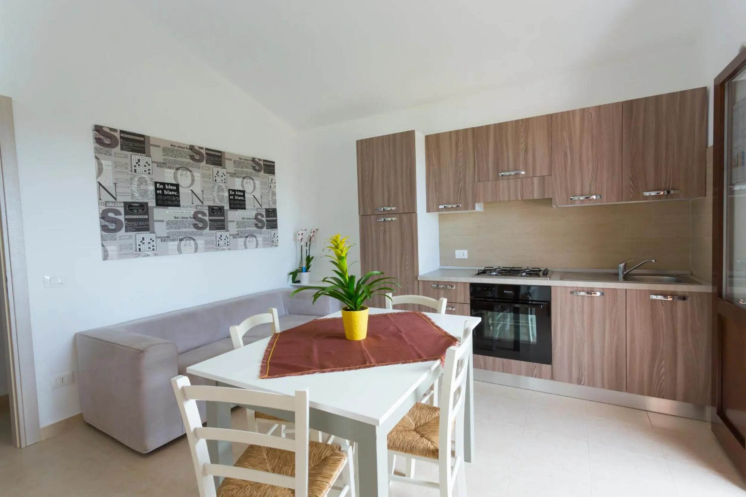 Kitchen or kitchenette in Oasi Guzzetta Hotel&Case Vacanze