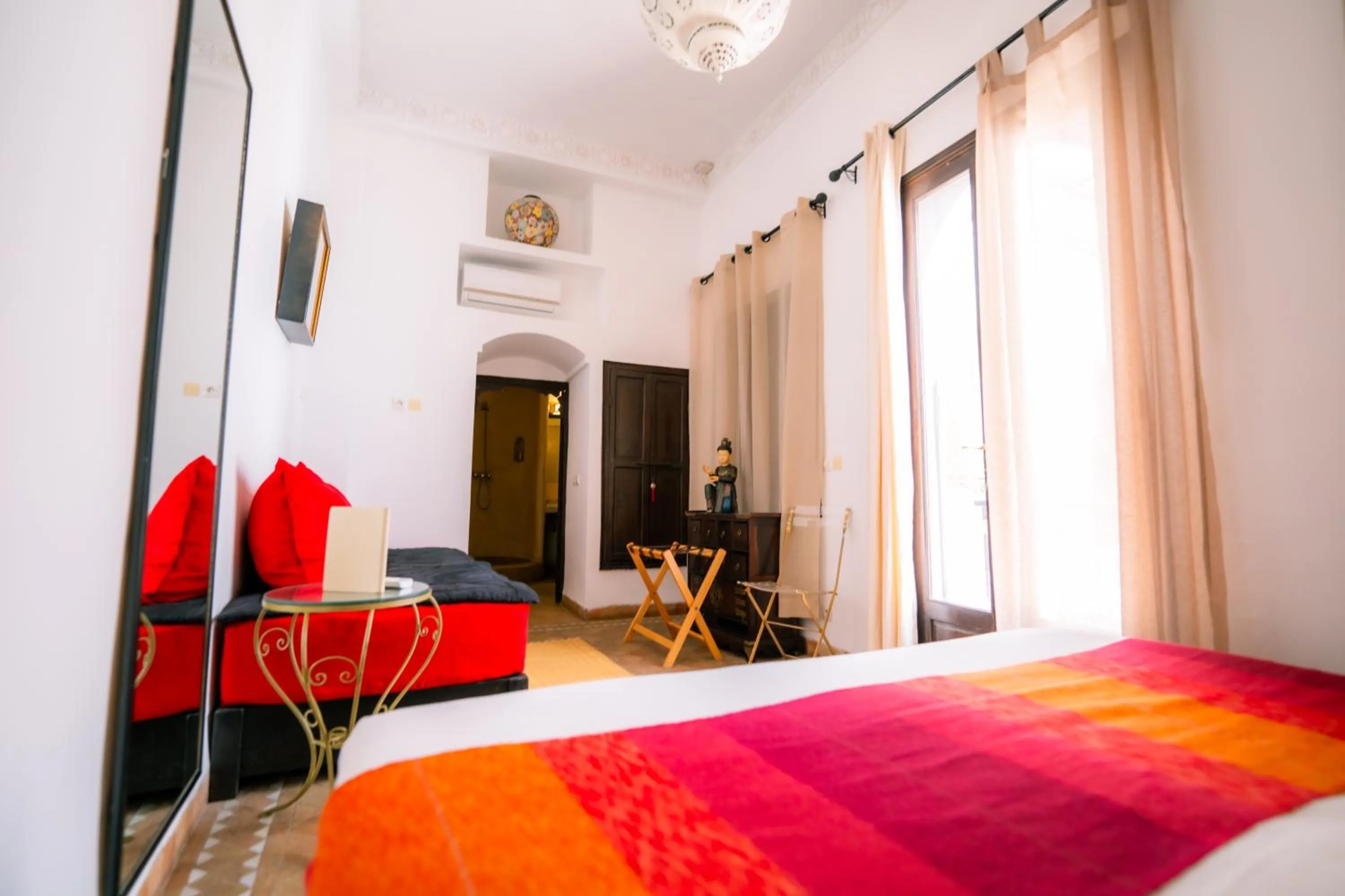 Photo of the whole room, Bed in Riad Dar Massai