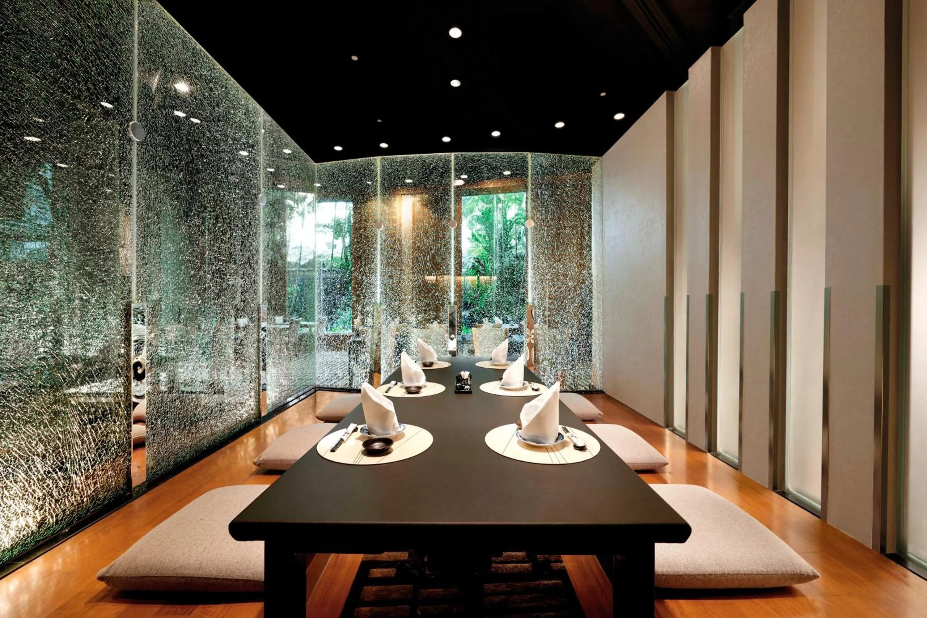 Restaurant/places to eat in Hilton Kuala Lumpur