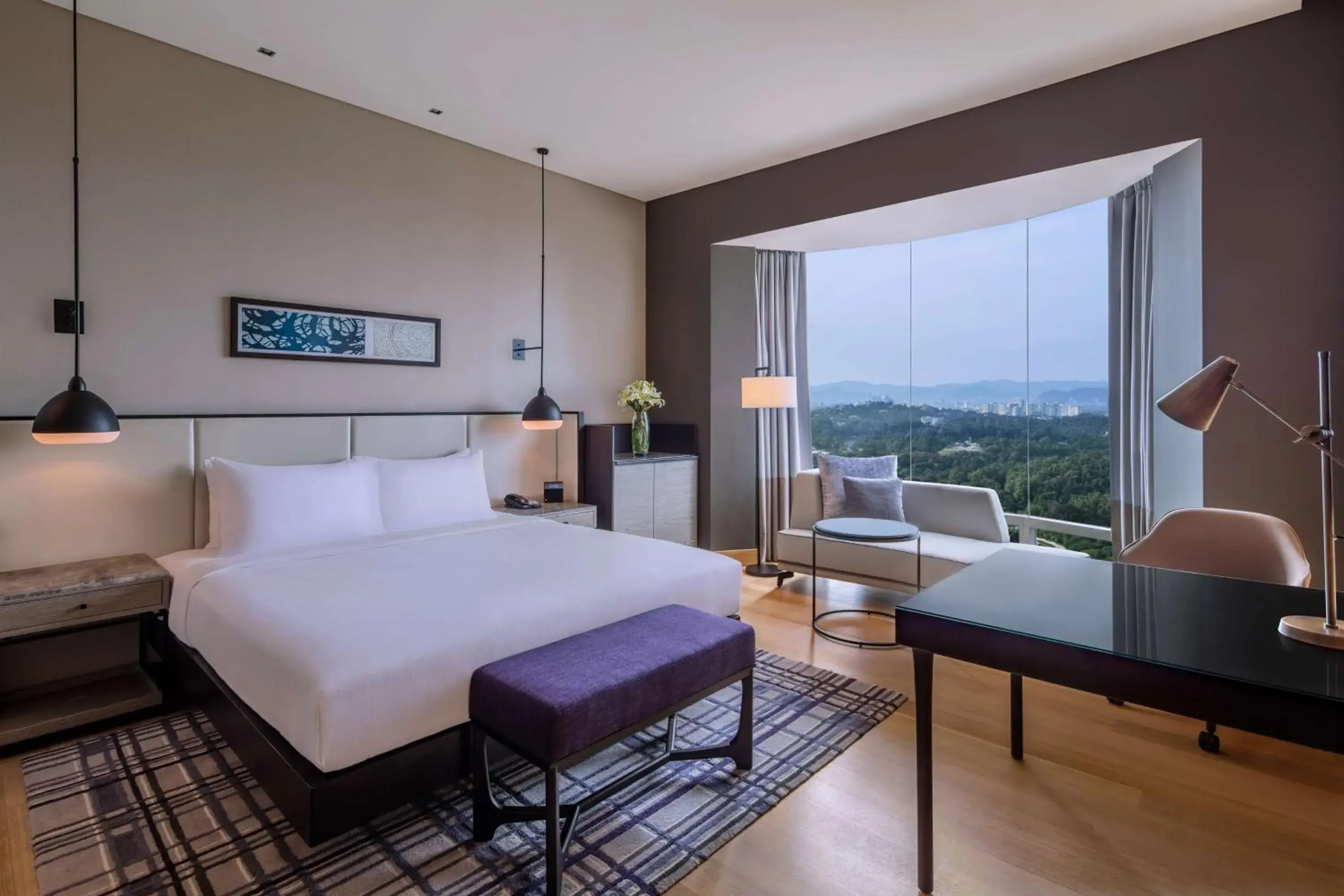 Deluxe King Room with Lake View in Hilton Kuala Lumpur Deluxe King Room with Lake View in Hilton Kuala Lumpur