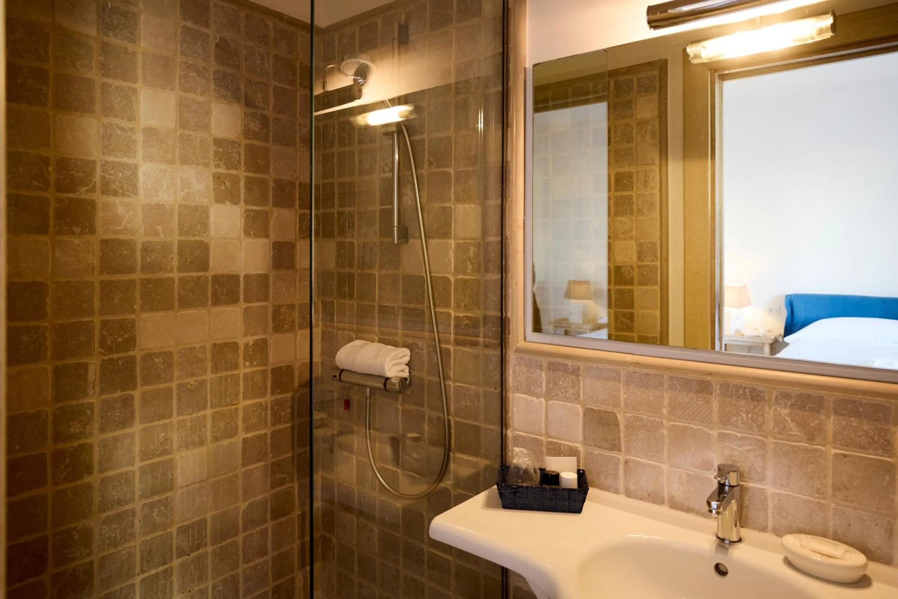 Shower in Masseria Torre Del Diamante