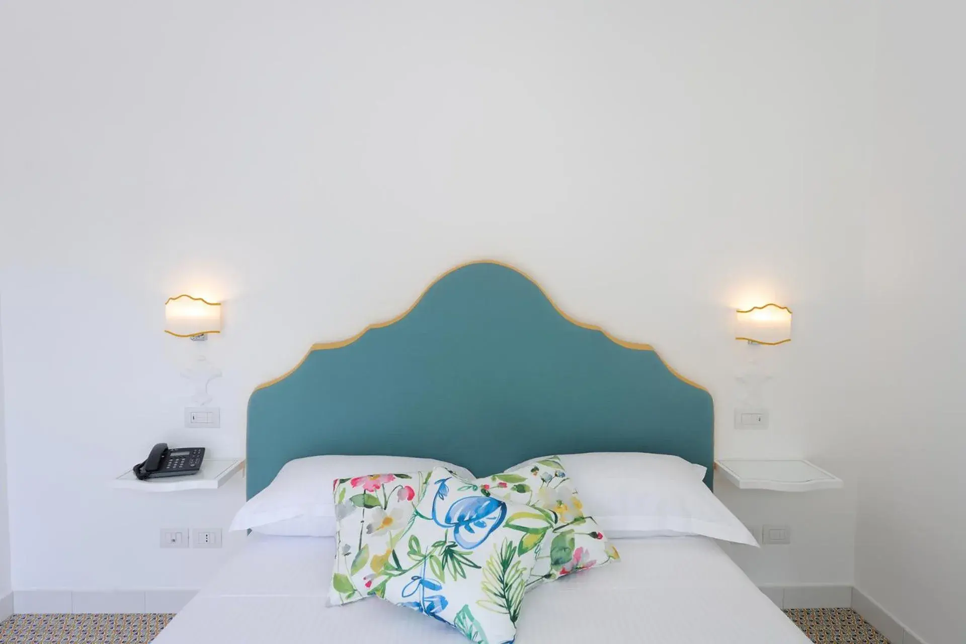 Junior Suite with Terrace and Sea View in Villa Guarracino Amalfi Junior Suite with Terrace and Sea View in Villa Guarracino Amalfi