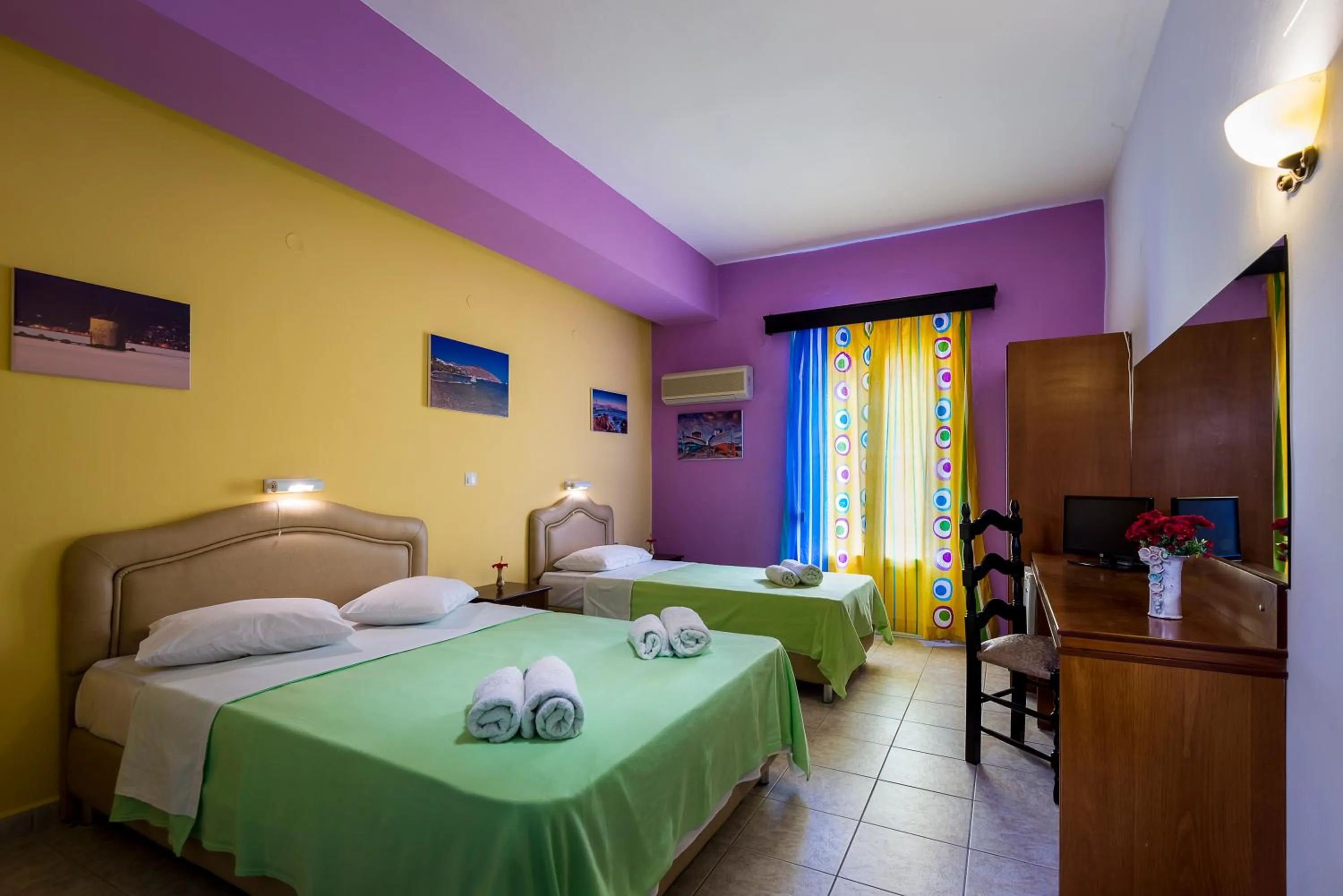 Photo of the whole room, Bed in Elefteria Hotel