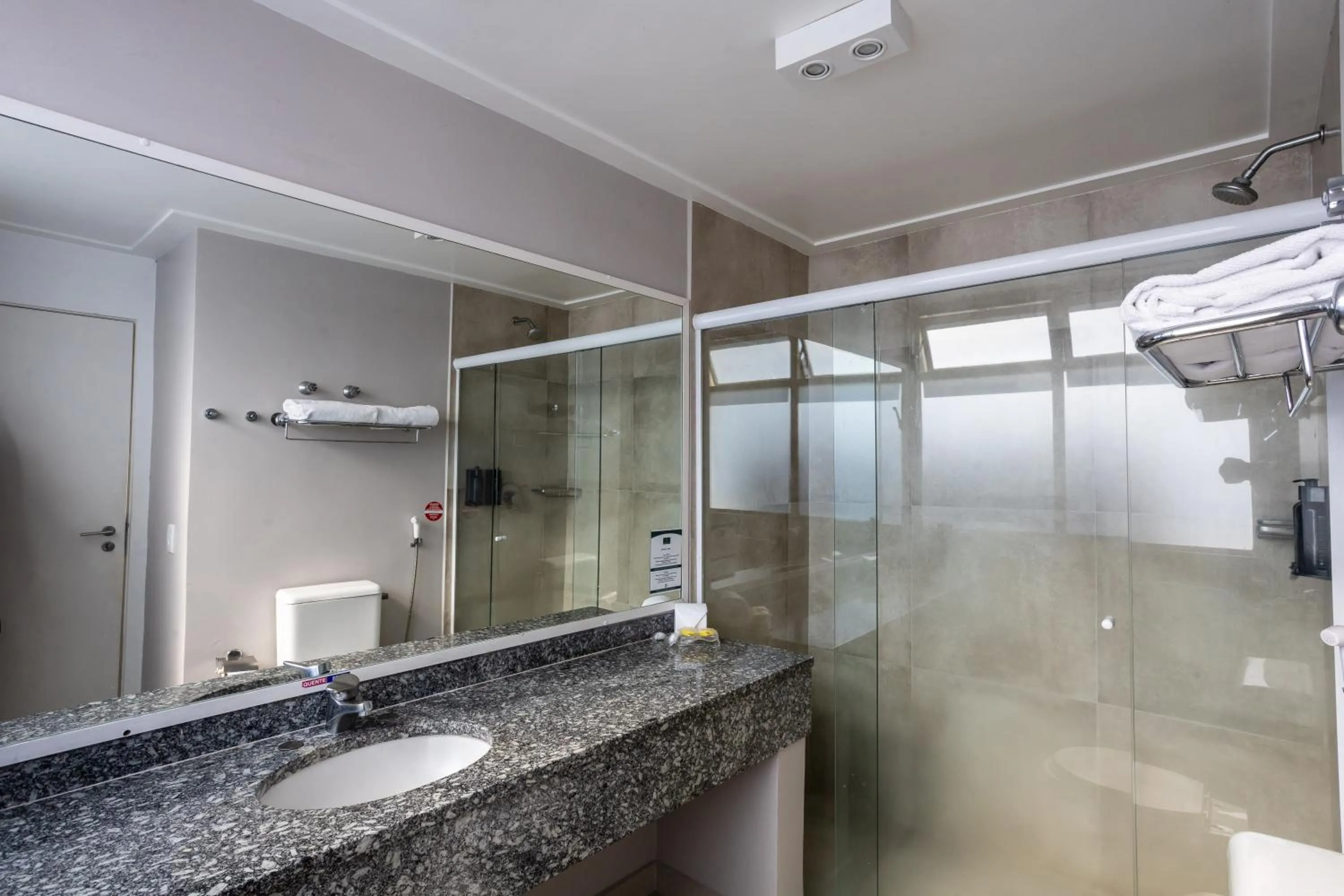 Shower in Hotel Trianon Paulista