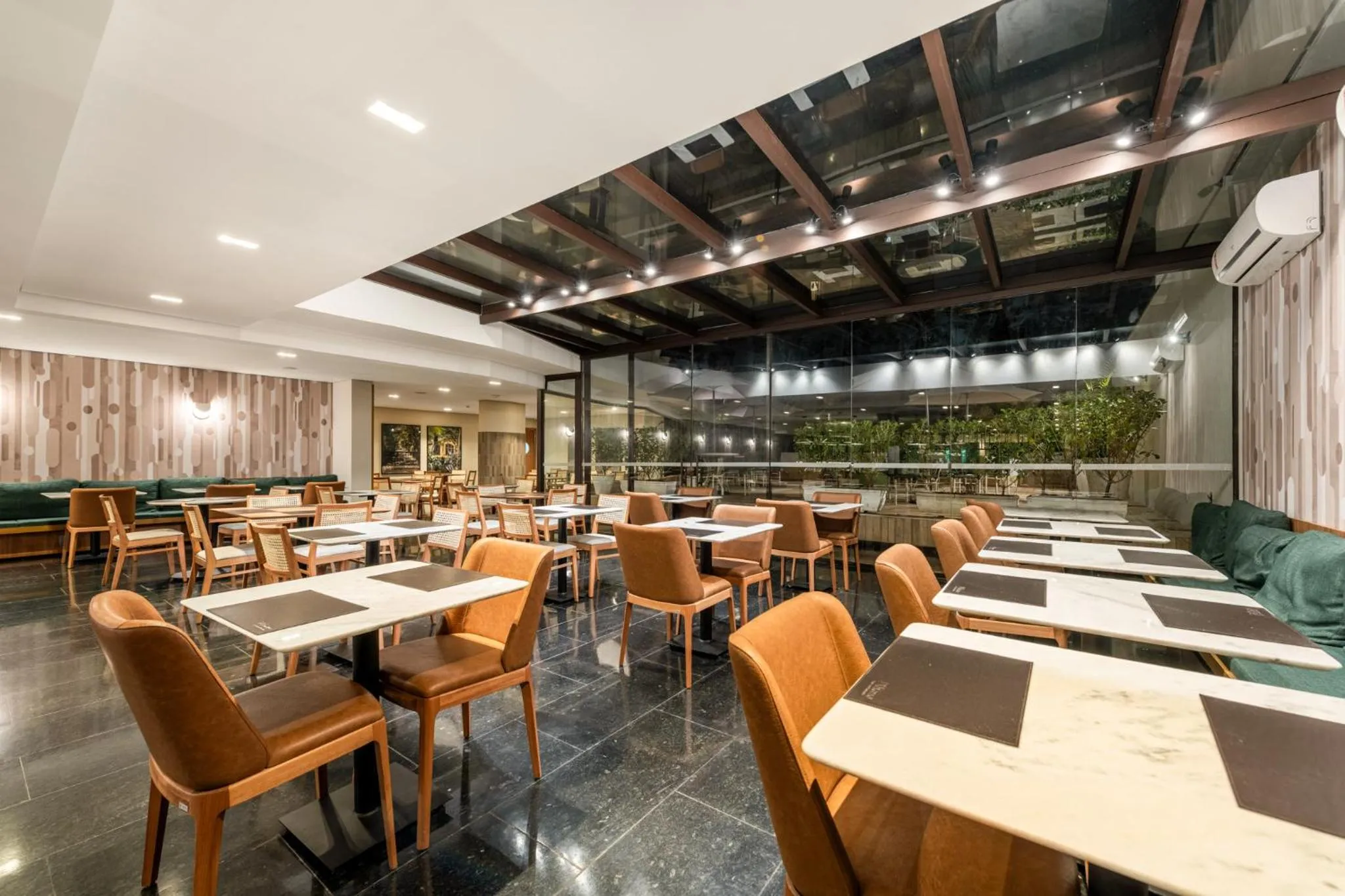 Restaurant/places to eat in Hotel Trianon Paulista