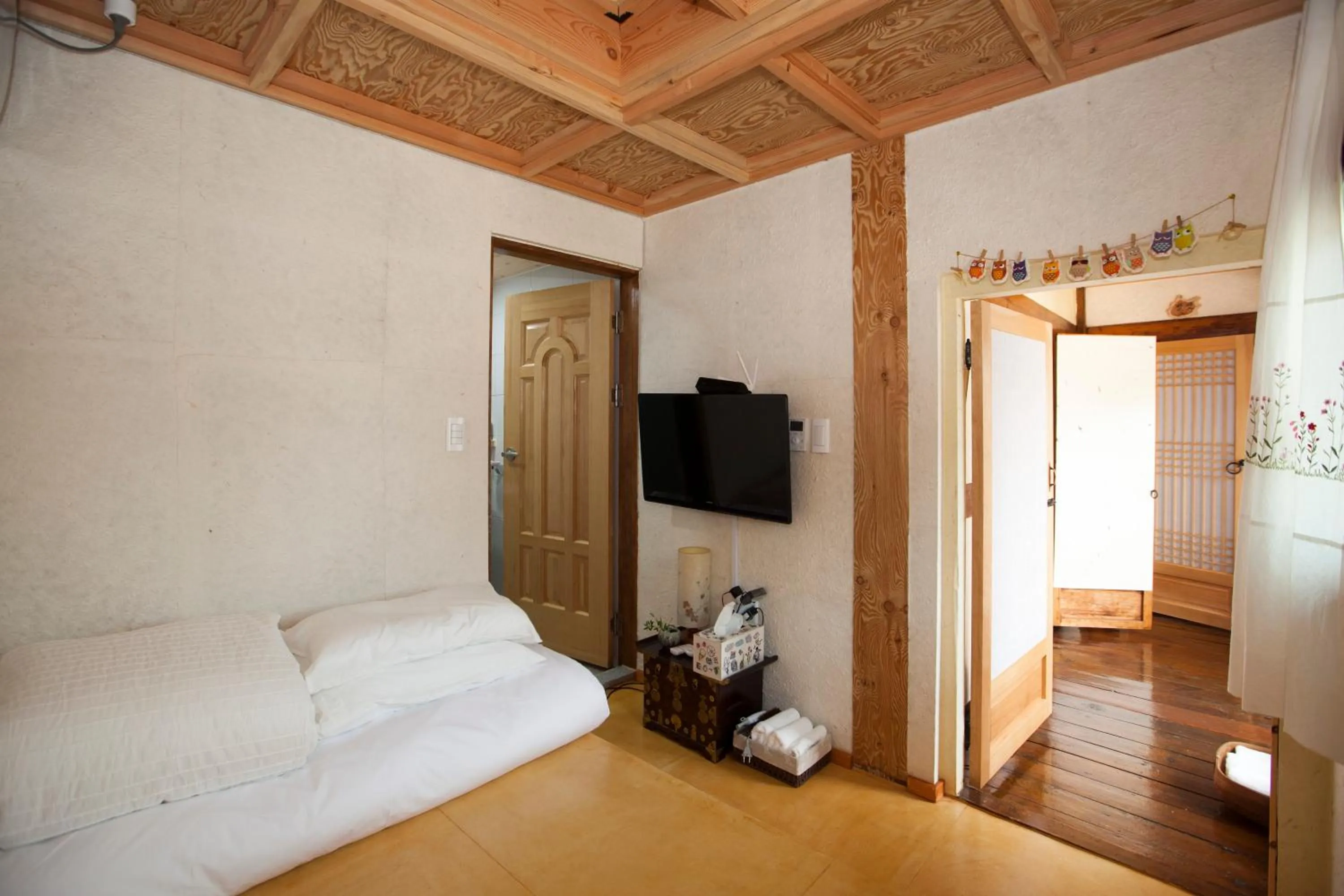 TV and multimedia, Bed in The Hanok