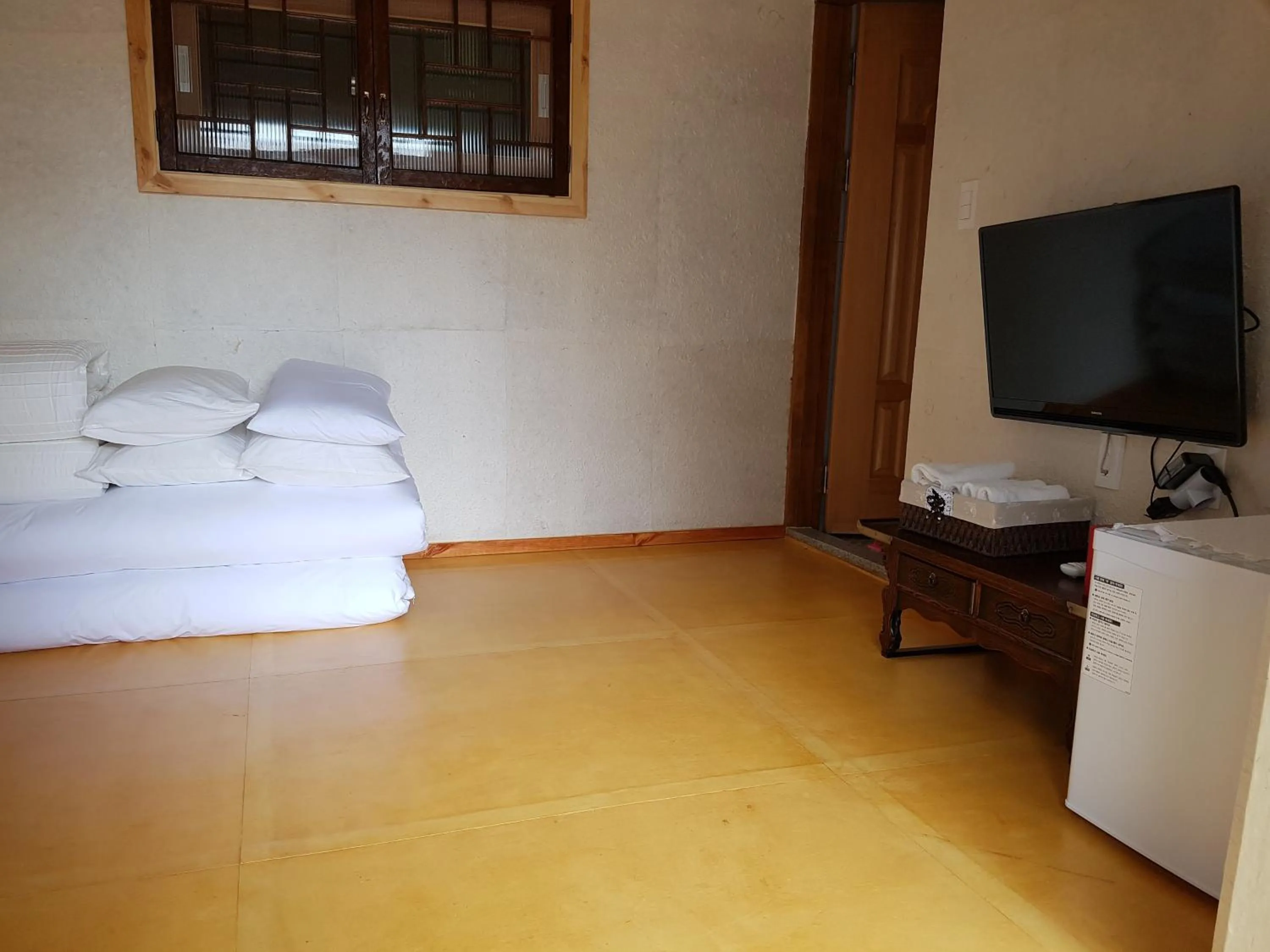 TV and multimedia, Bed in The Hanok
