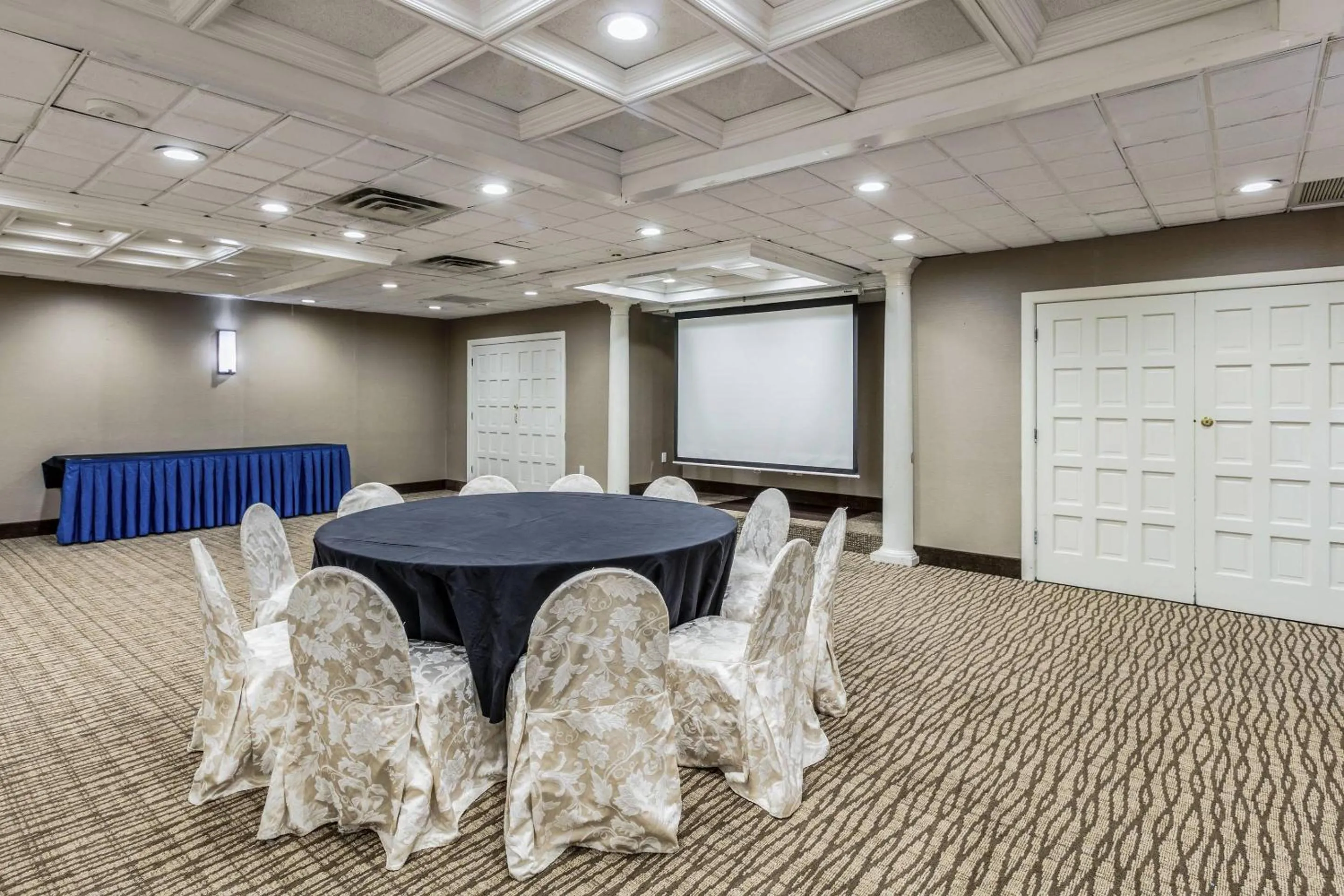 Meeting/conference room in Comfort Inn Medford-Long Island