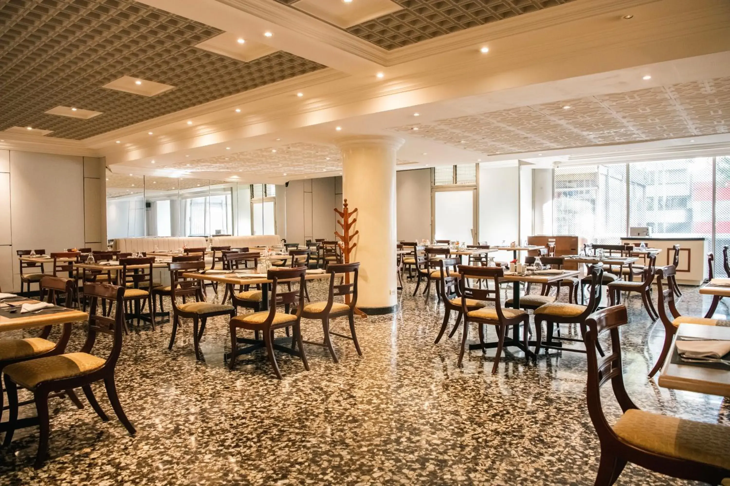 Restaurant/places to eat in Hotel Dann Av. 19 Restaurant/places to eat in Hotel Dann Av. 19